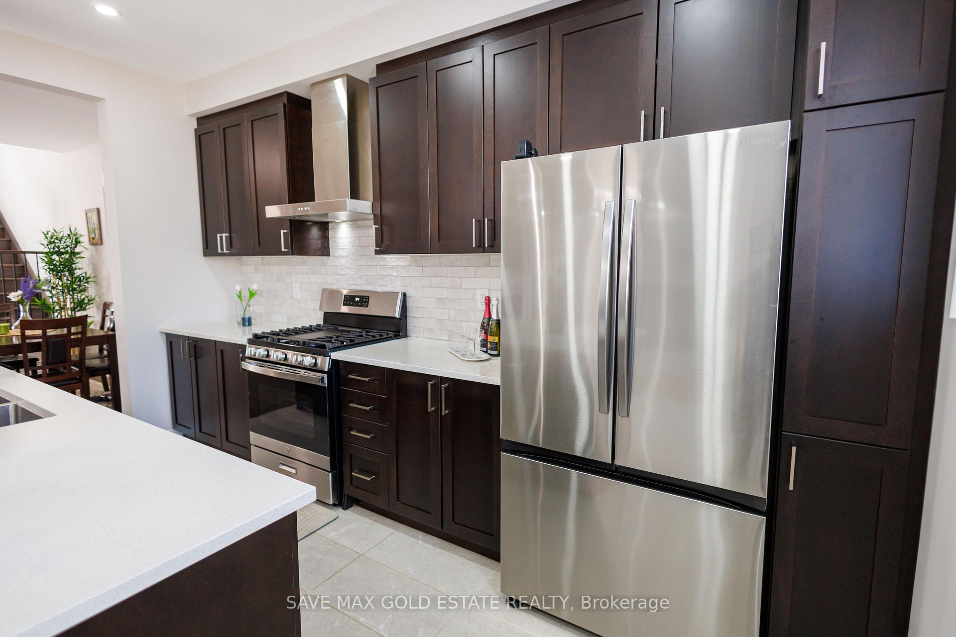 Photo 13 of 1659 Whitlock Avenue, Milton, Bowes — HOMEH