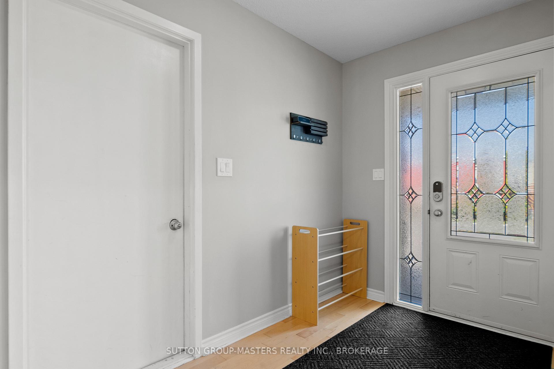 Photo 3 of 15 Windfield Crescent, Kingston, Kingston East (Incl Barret Crt) — HOMEH