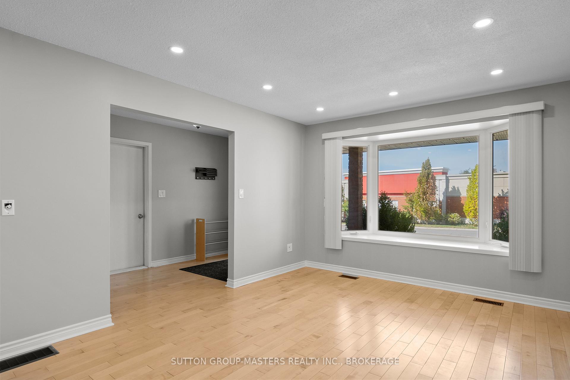 Photo 5 of 15 Windfield Crescent, Kingston, Kingston East (Incl Barret Crt) — HOMEH