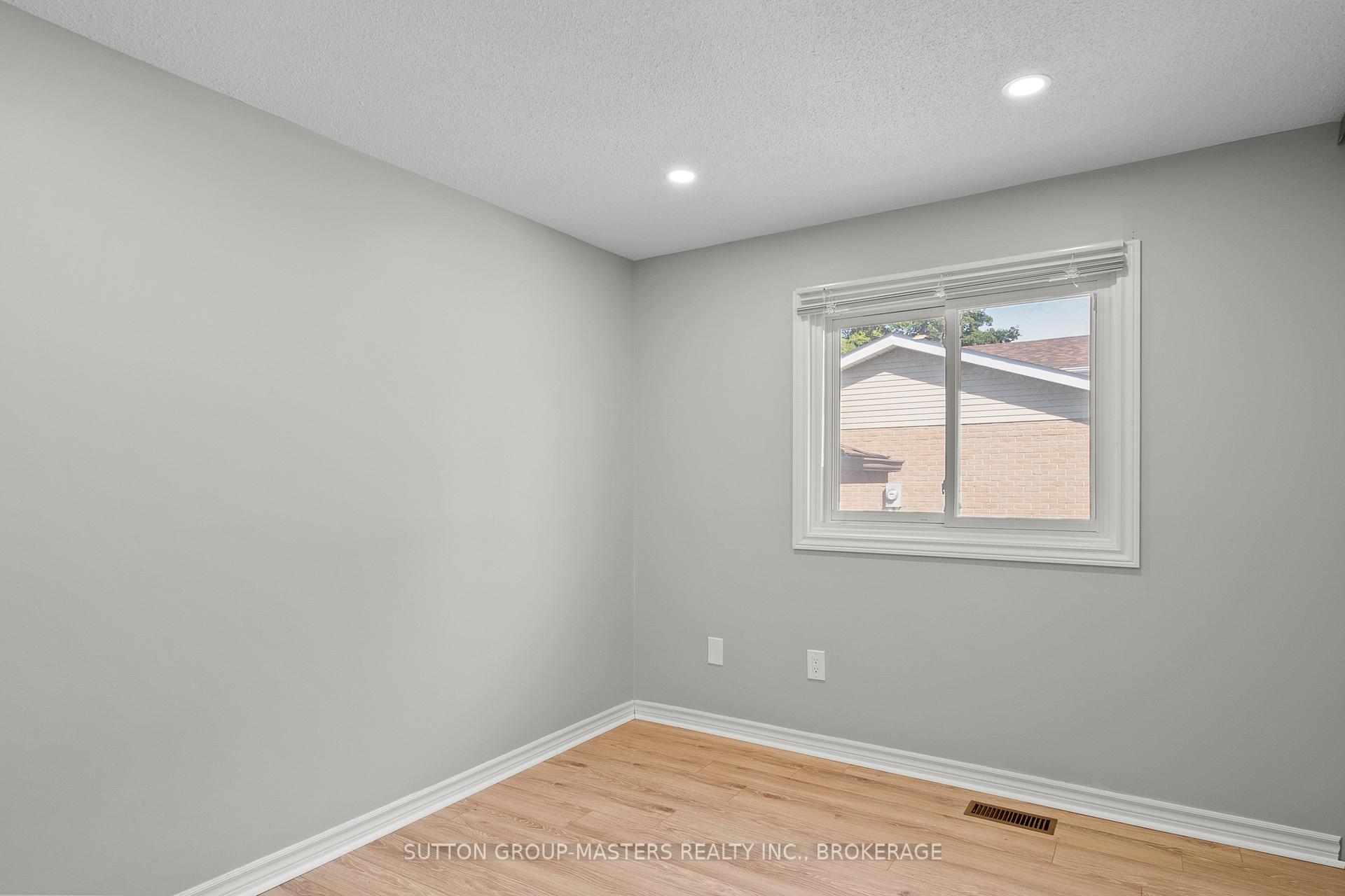 Photo 16 of 15 Windfield Crescent, Kingston, Kingston East (Incl Barret Crt) — HOMEH