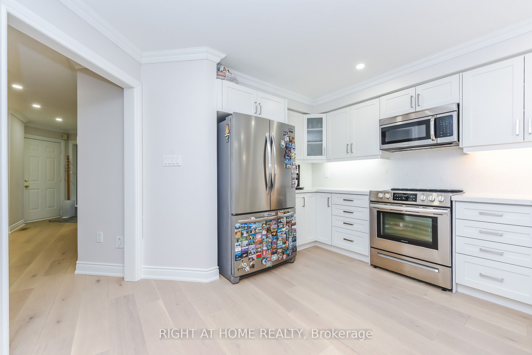 Photo 44 of 105 Panorama Crescent, Vaughan, Elder Mills — HOMEH