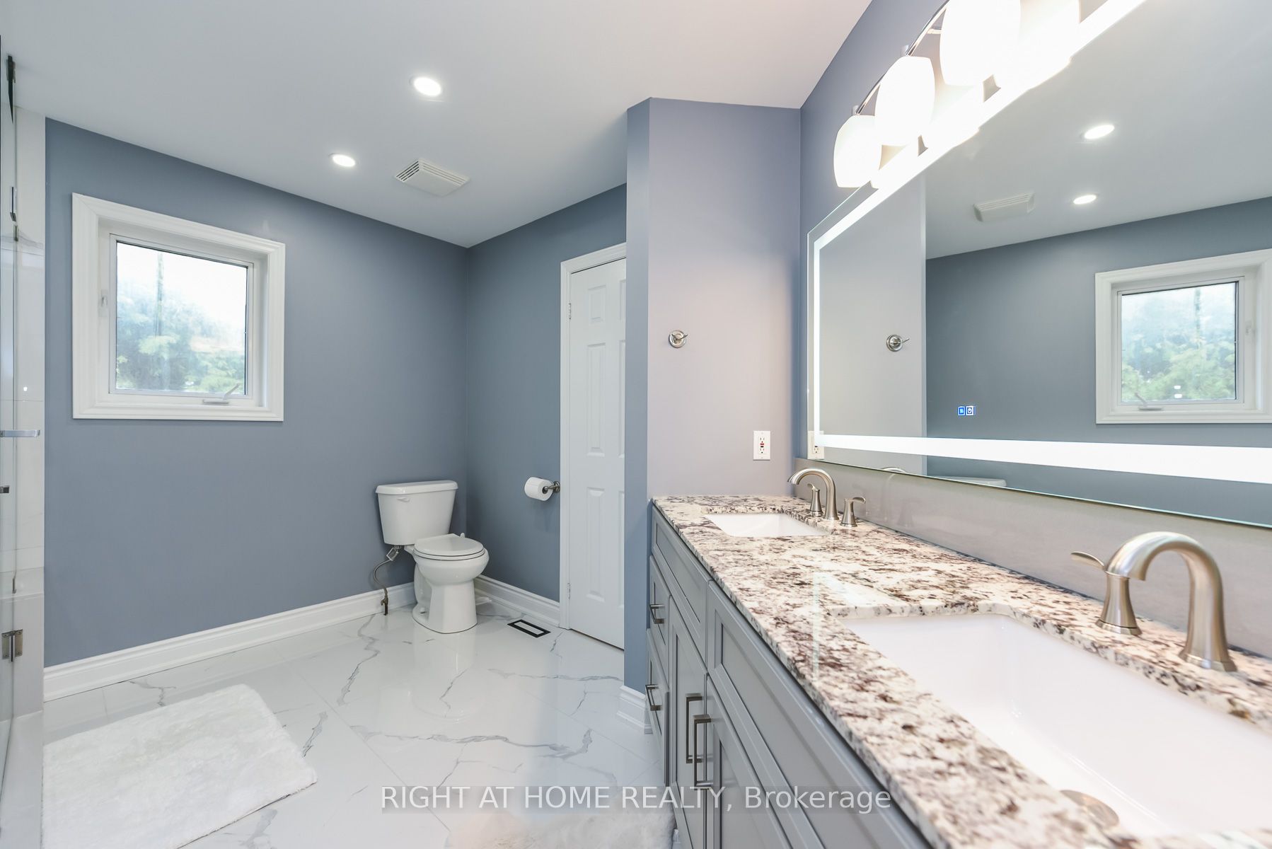 Photo 54 of 105 Panorama Crescent, Vaughan, Elder Mills — HOMEH