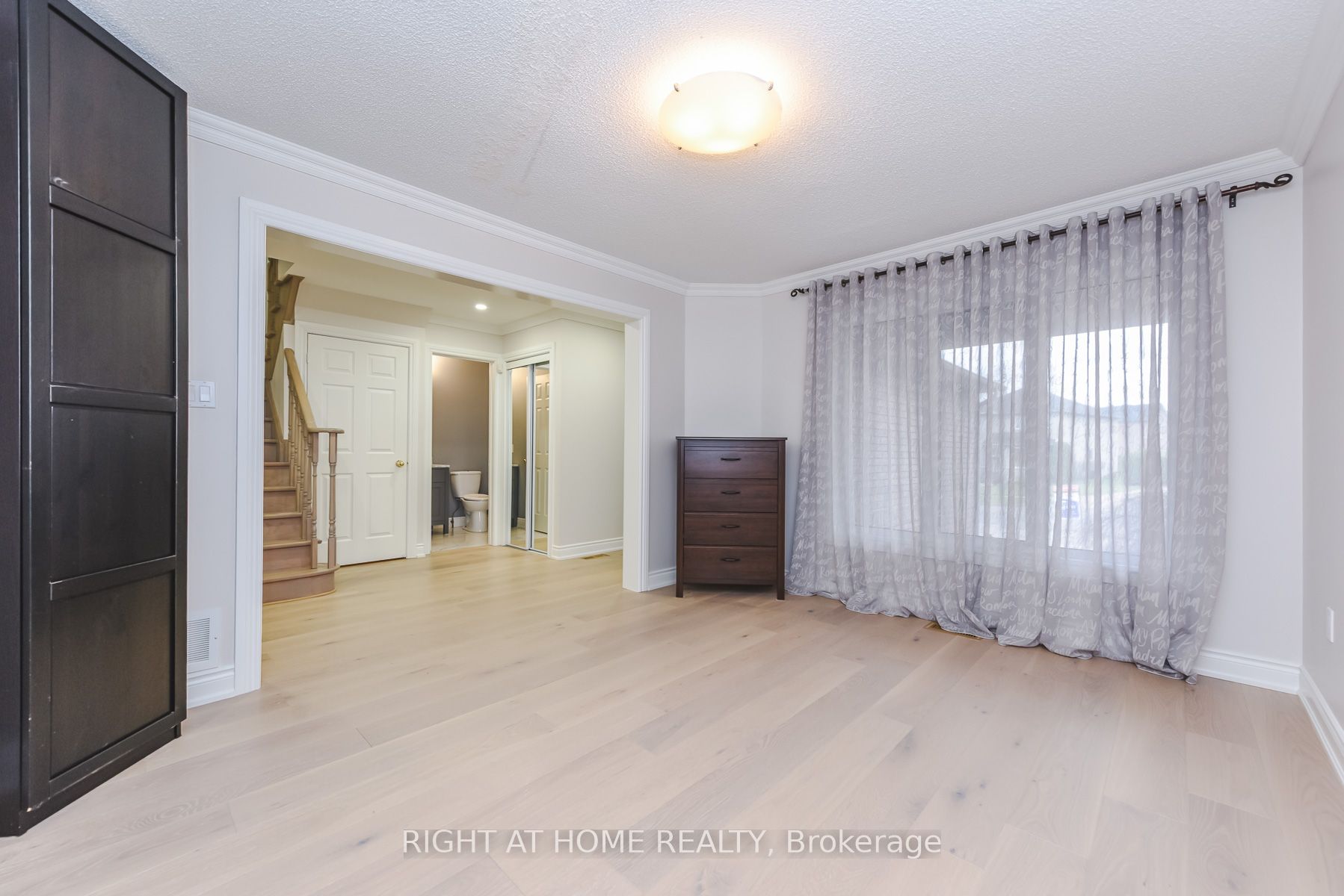 Photo 38 of 105 Panorama Crescent, Vaughan, Elder Mills — HOMEH