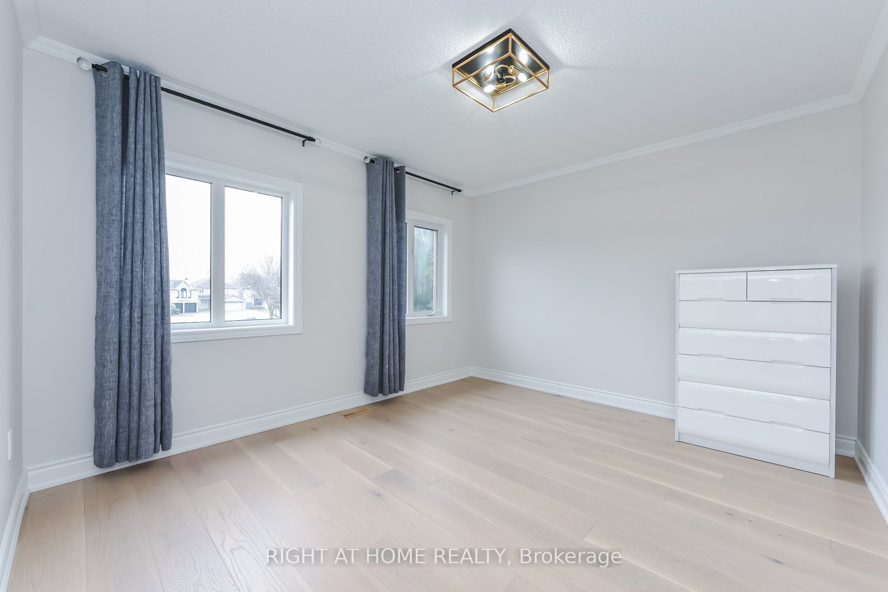 Photo 47 of 105 Panorama Crescent, Vaughan, Elder Mills — HOMEH
