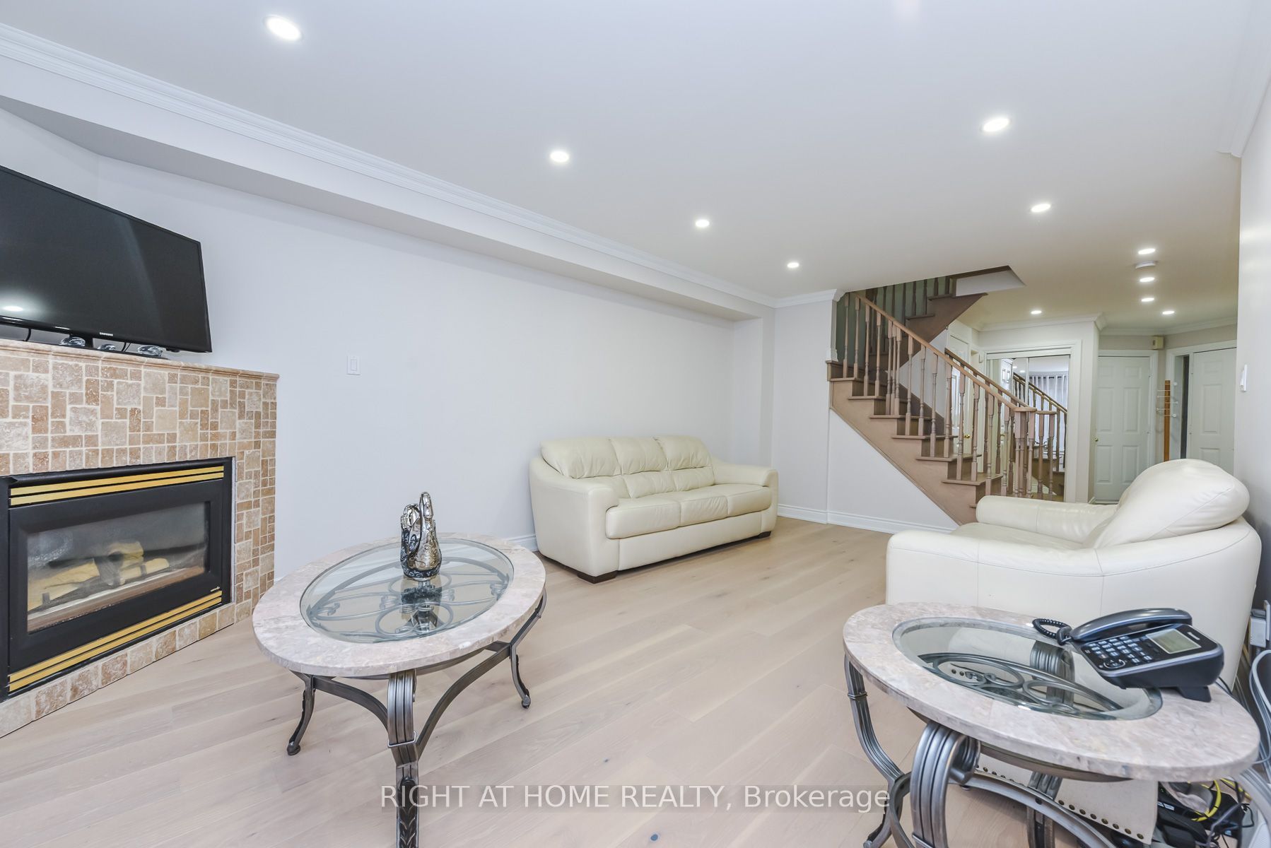 Photo 41 of 105 Panorama Crescent, Vaughan, Elder Mills — HOMEH