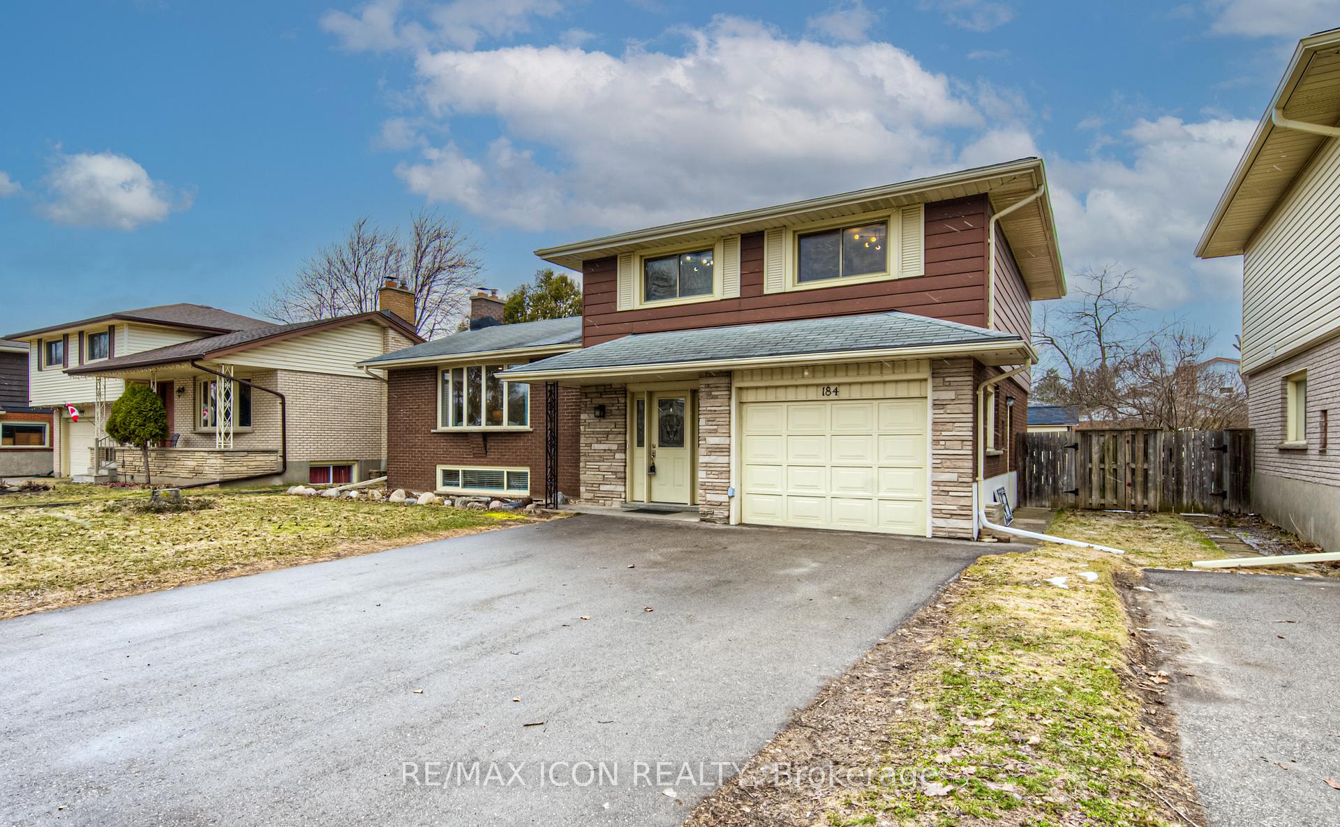 Photo 2 of 184 Montcalm Drive, Kitchener — HOMEH