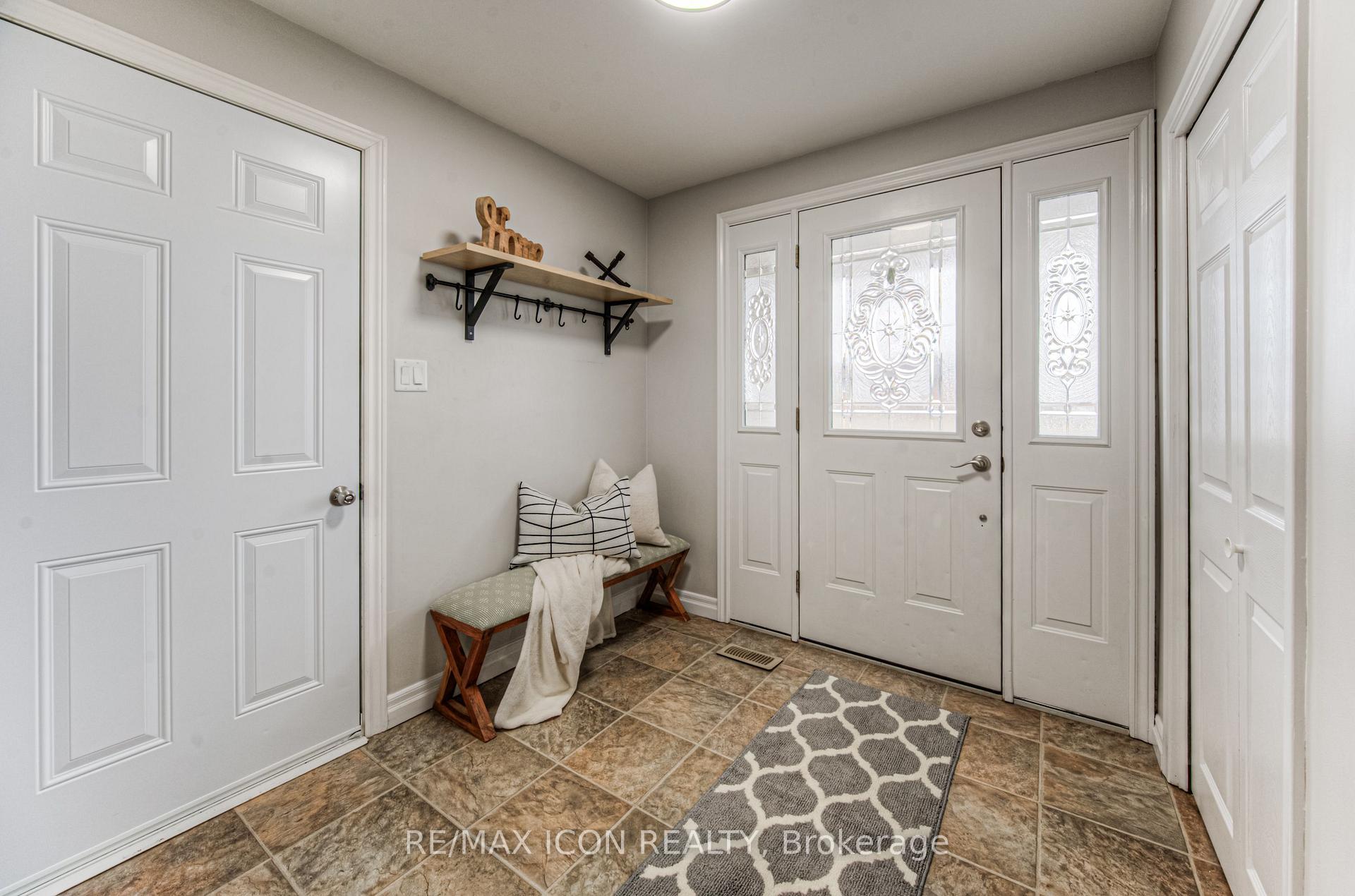 Photo 4 of 184 Montcalm Drive, Kitchener — HOMEH