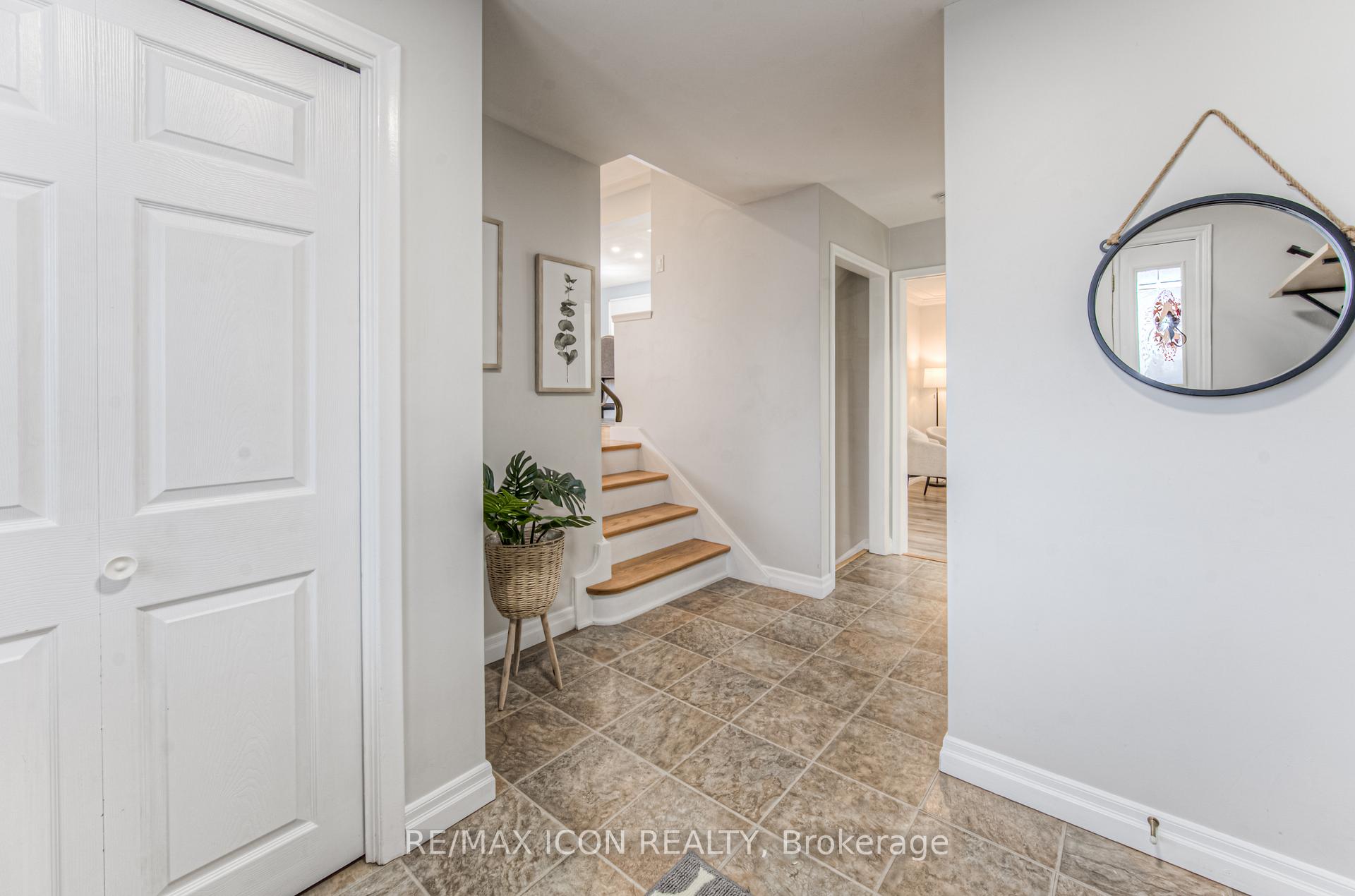 Photo 6 of 184 Montcalm Drive, Kitchener — HOMEH