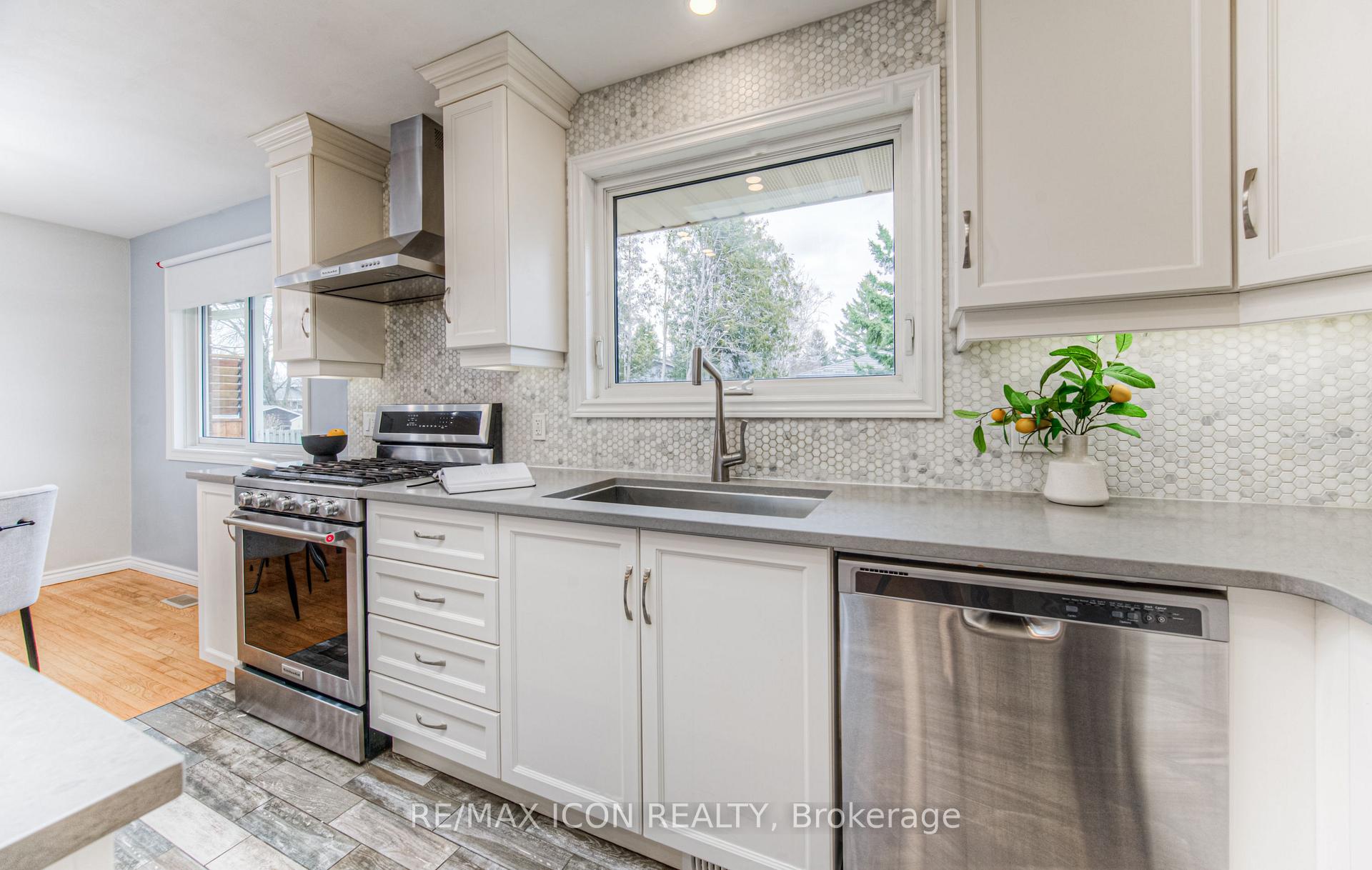 Photo 24 of 184 Montcalm Drive, Kitchener — HOMEH