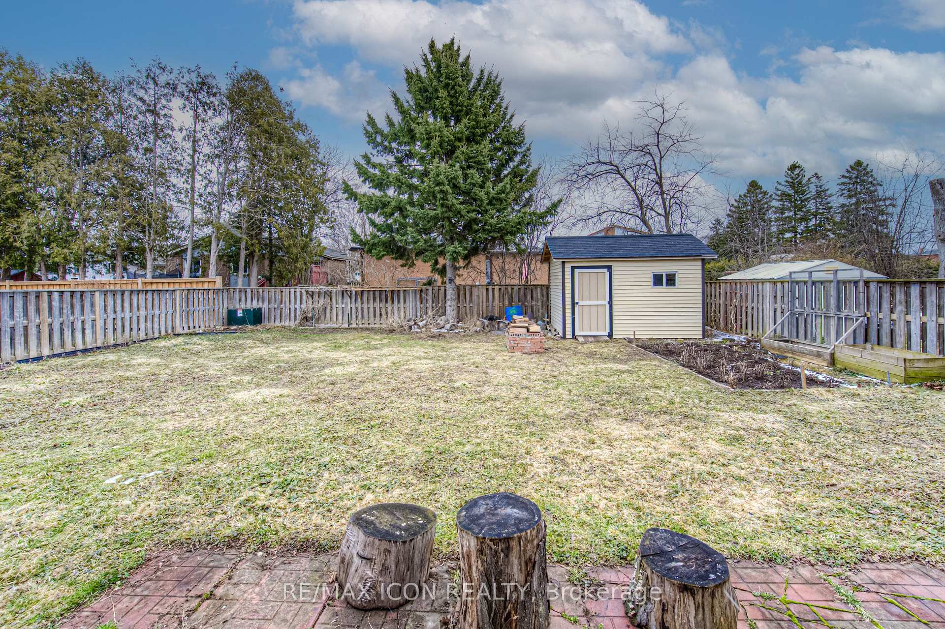 Photo 37 of 184 Montcalm Drive, Kitchener — HOMEH
