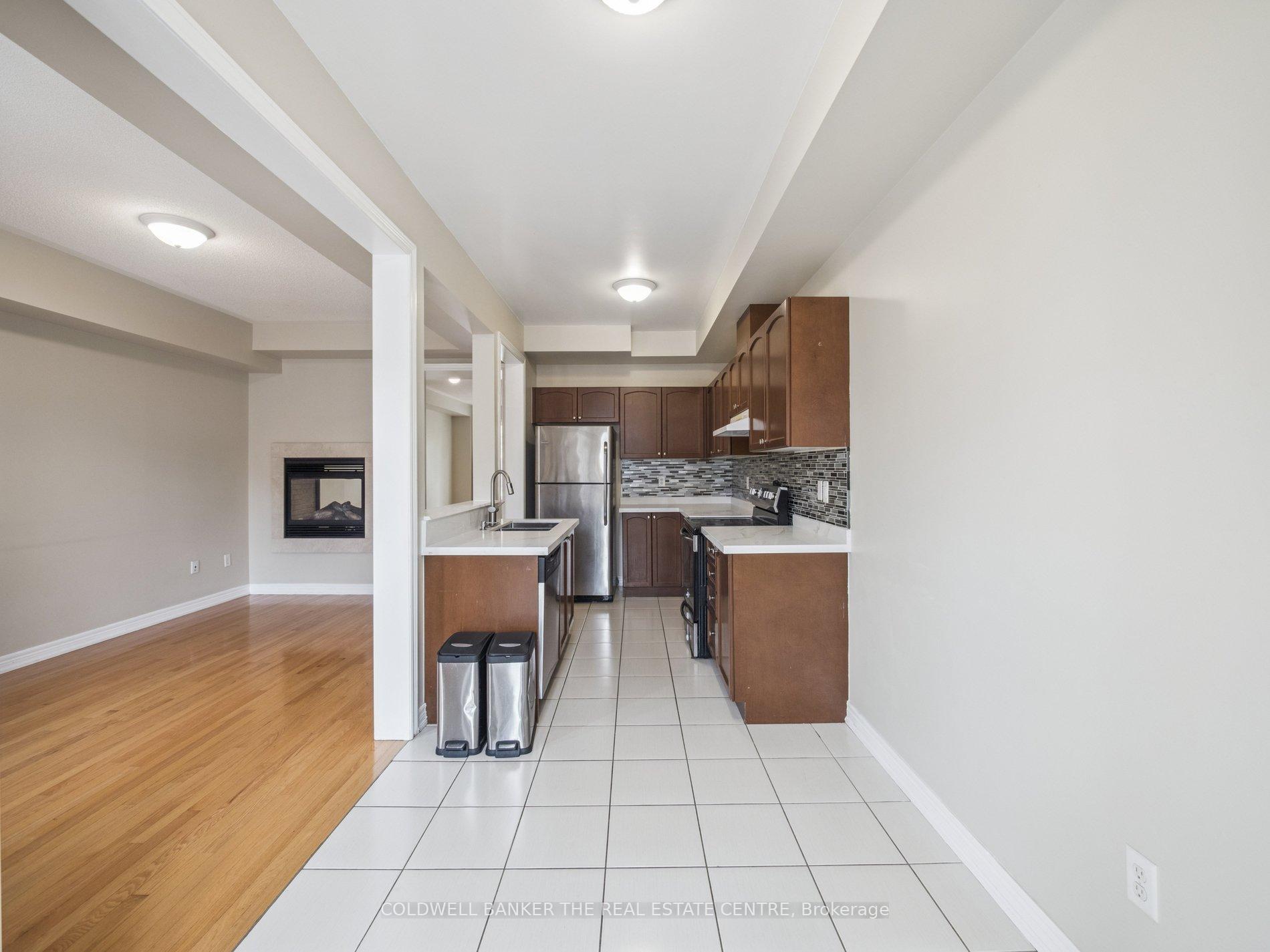 Photo 7 of 63 Locust Terrace W, Markham, Wismer — HOMEH