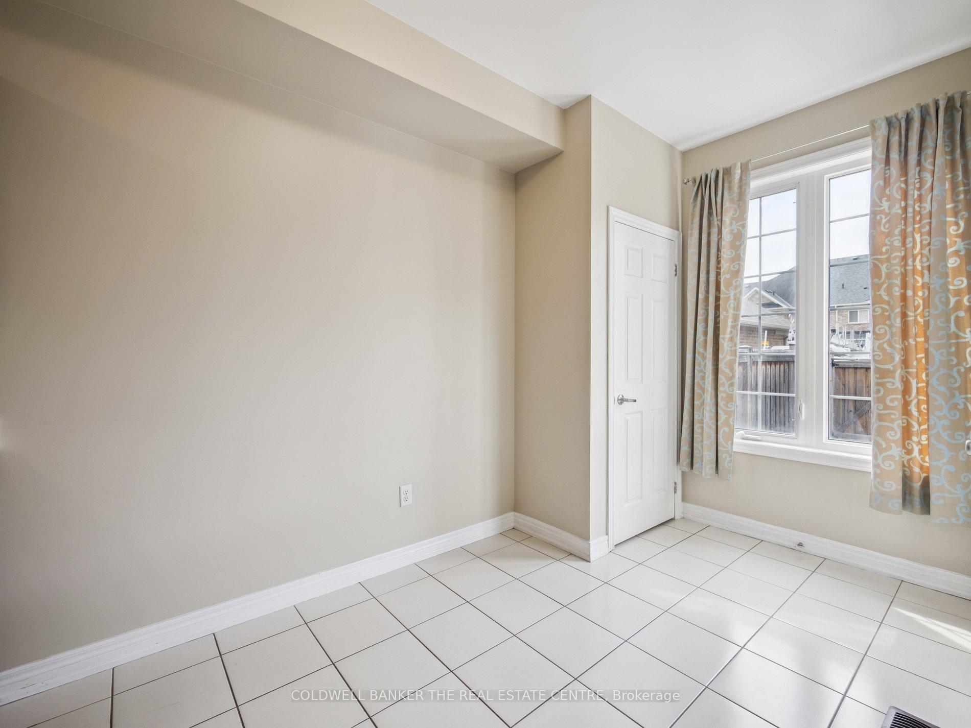 Photo 10 of 63 Locust Terrace W, Markham, Wismer — HOMEH