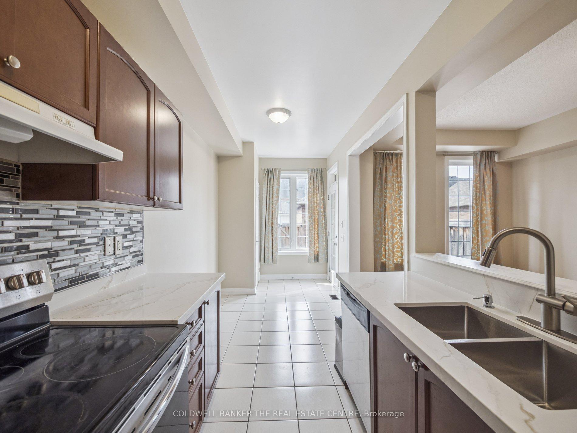 Photo 11 of 63 Locust Terrace W, Markham, Wismer — HOMEH