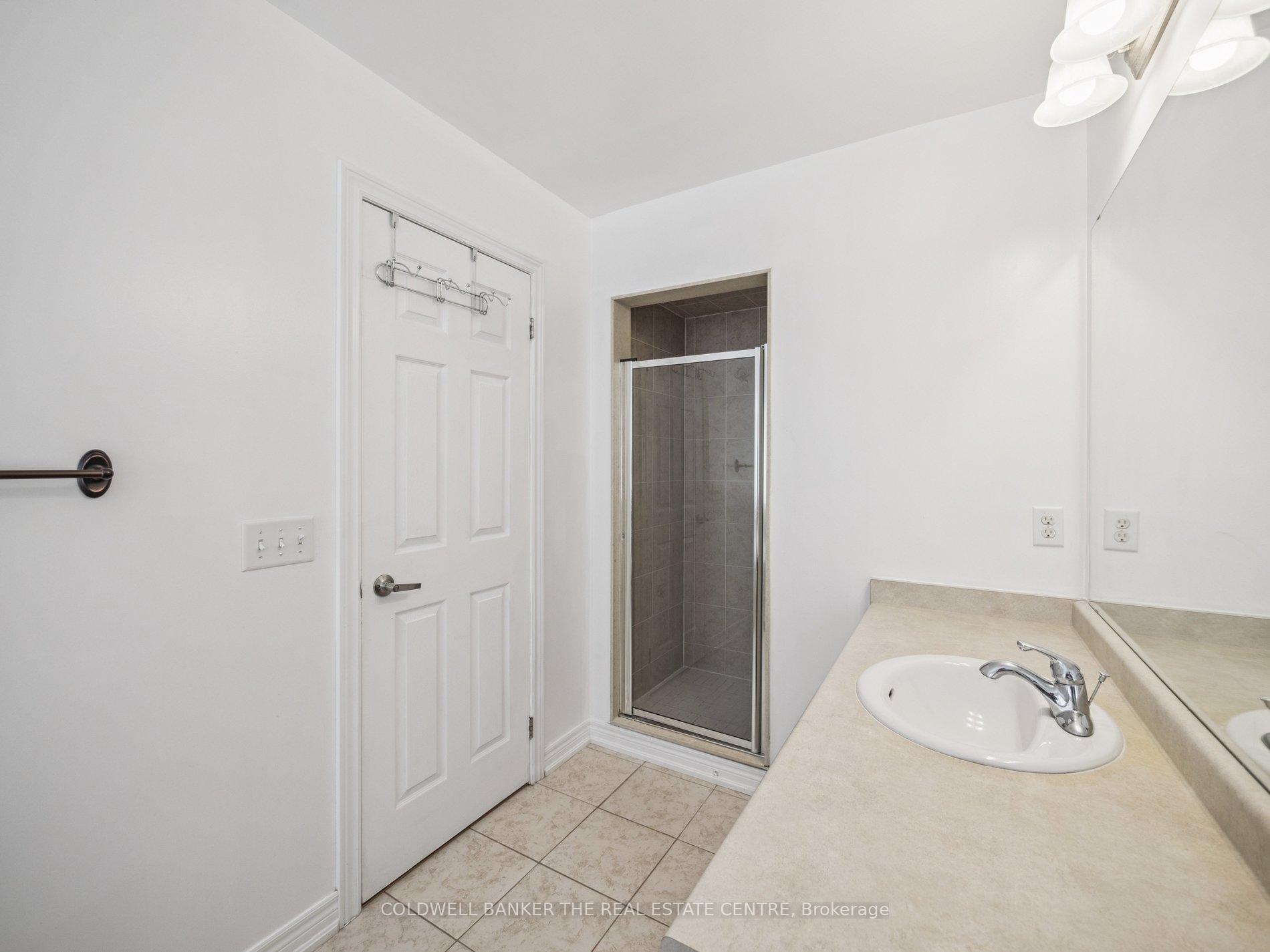 Photo 19 of 63 Locust Terrace W, Markham, Wismer — HOMEH