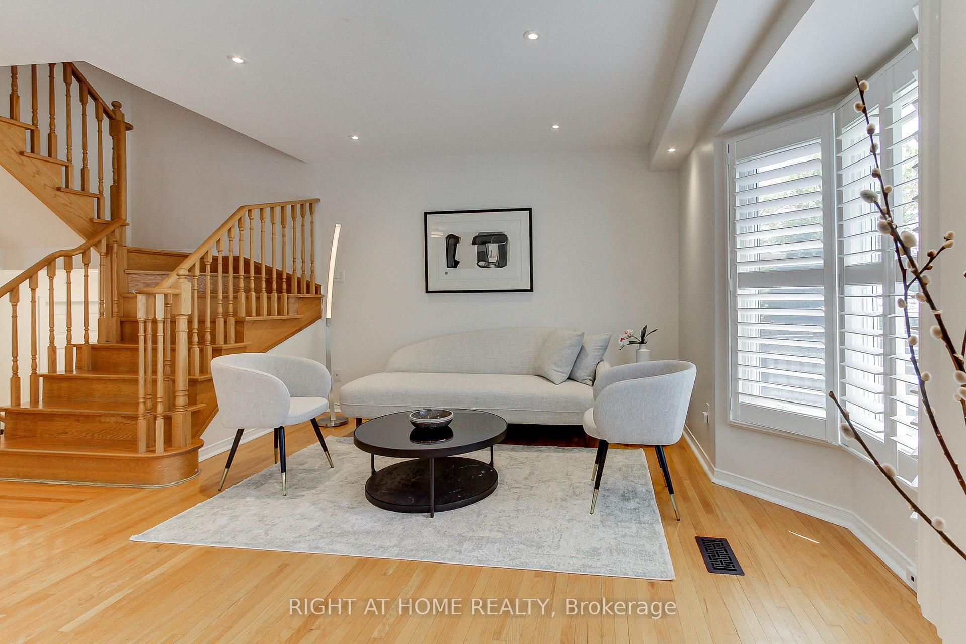 Photo 11 of 10 Juneberry Avenue, Markham, Legacy — HOMEH