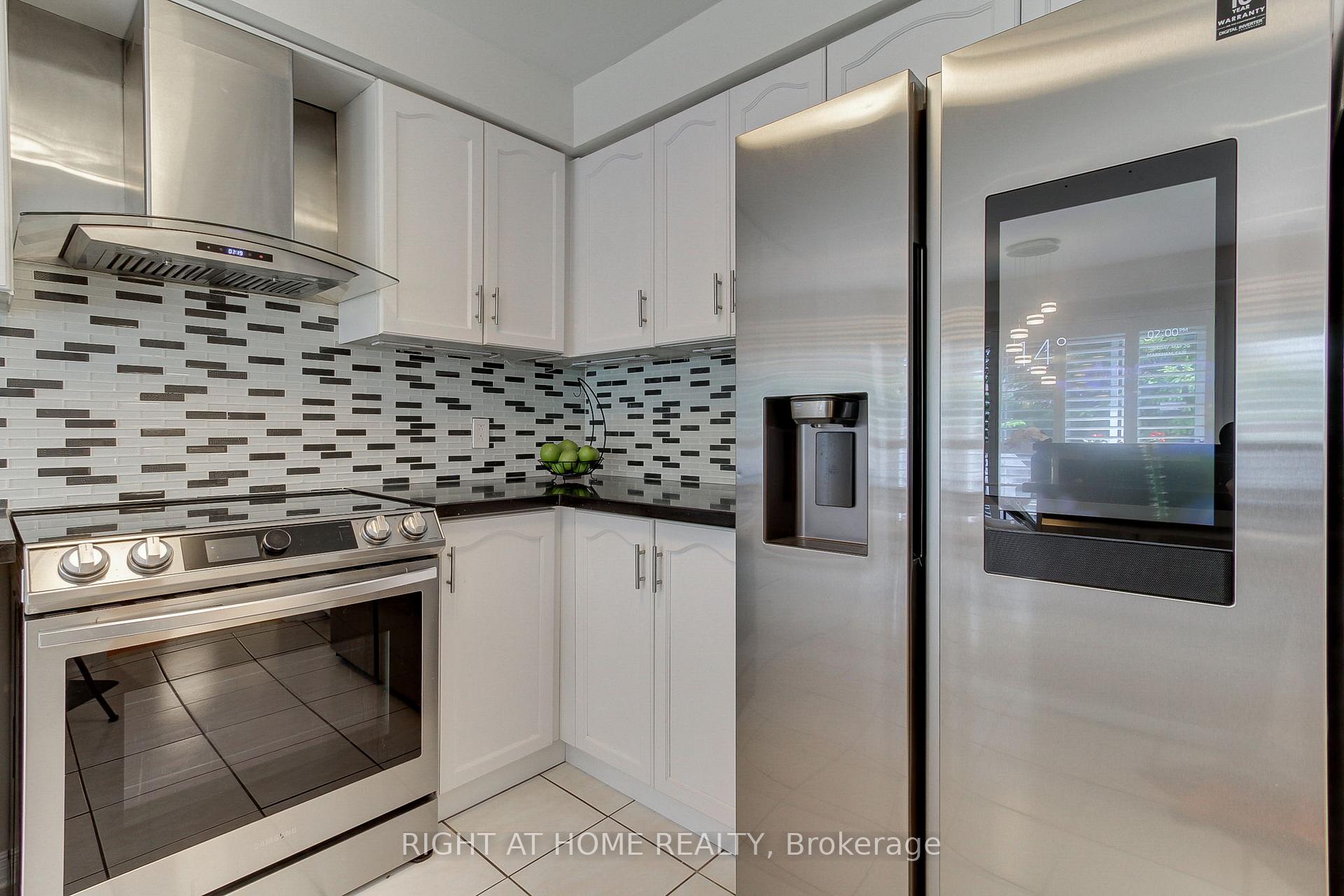 Photo 15 of 10 Juneberry Avenue, Markham, Legacy — HOMEH