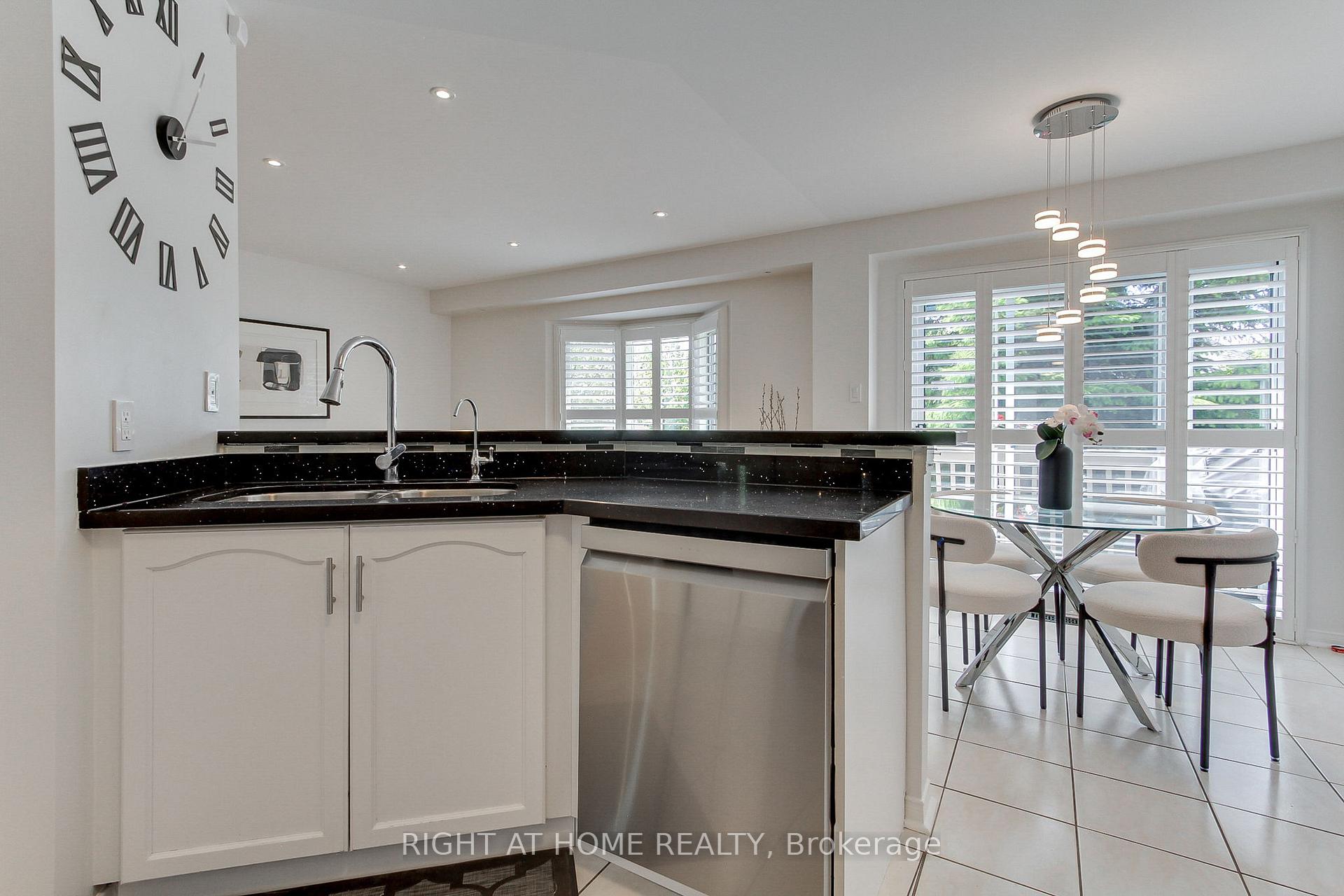 Photo 16 of 10 Juneberry Avenue, Markham, Legacy — HOMEH