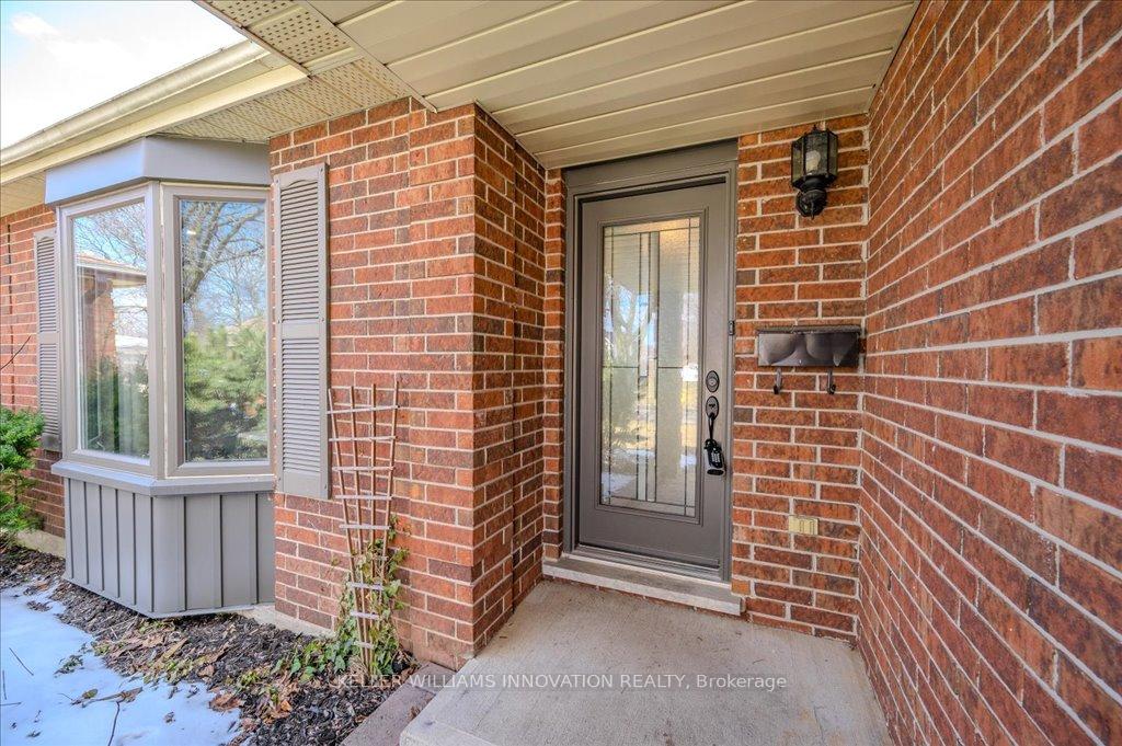 Photo 4 of 43 Thorncliffe Street, Kitchener — HOMEH