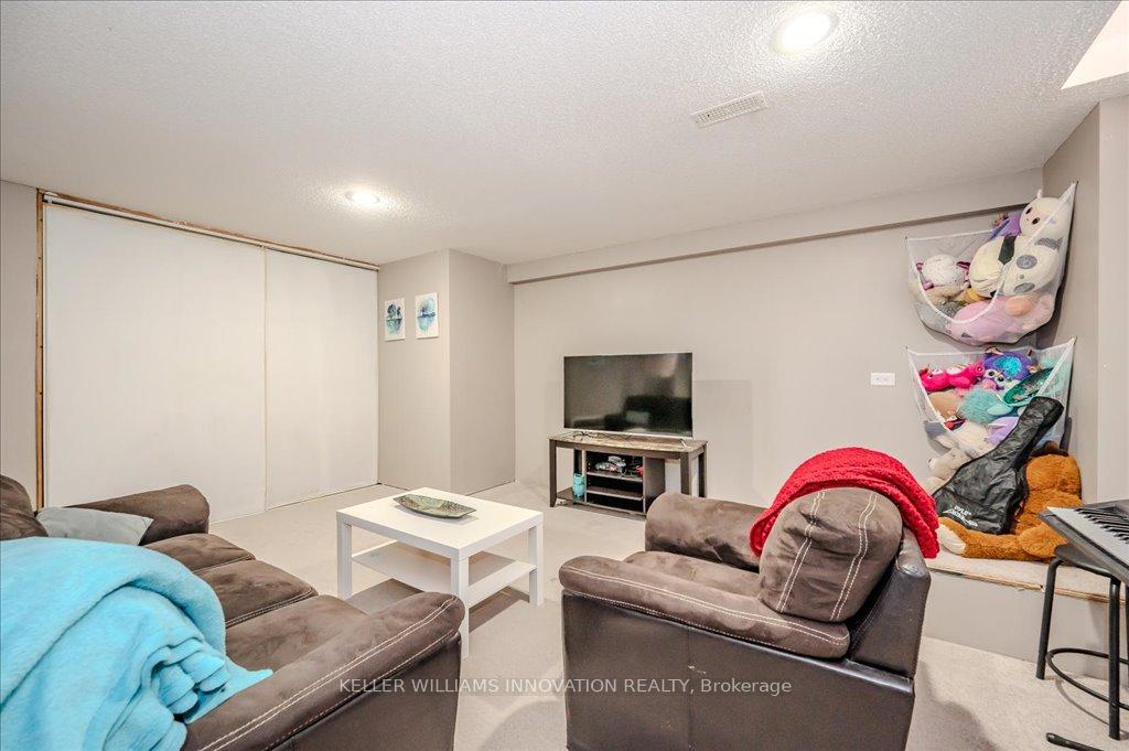 Photo 32 of 43 Thorncliffe Street, Kitchener — HOMEH