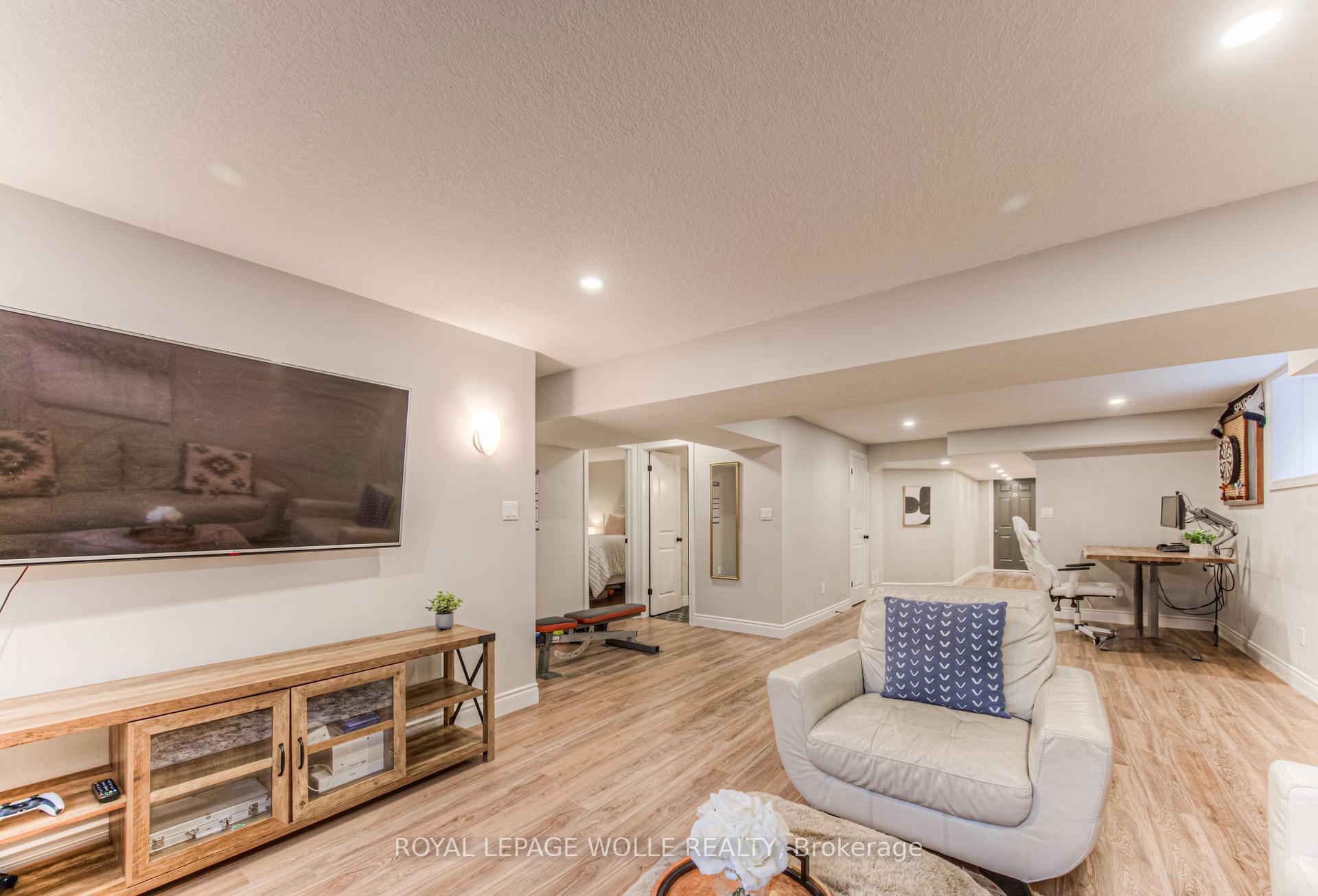 Photo 32 of 42 William Lewis Street, Kitchener — HOMEH
