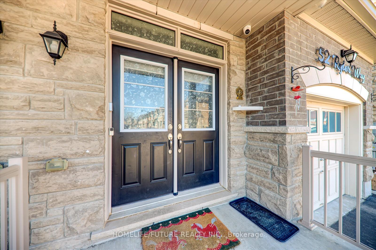 Photo 4 of Unit Main, 52 Ryler Way, Markham, Cedarwood — HOMEH