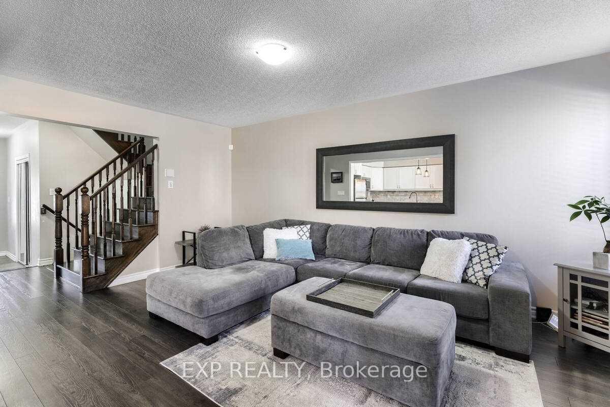 Photo 3 of 1554 Gainer Crescent, Milton, Clarke — HOMEH
