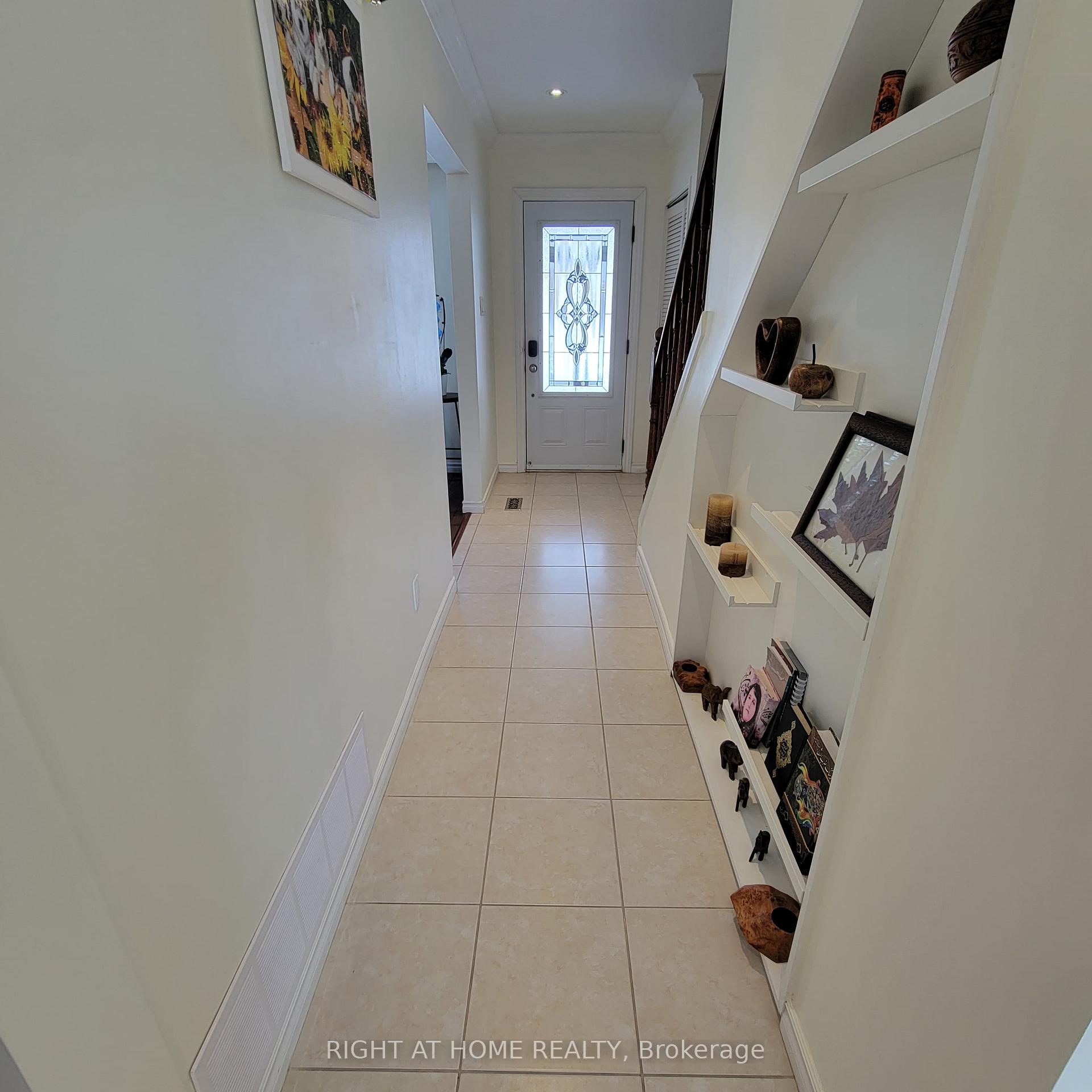 Photo 3 of 33 Royal Orchard Boulevard, Markham, Royal Orchard — HOMEH