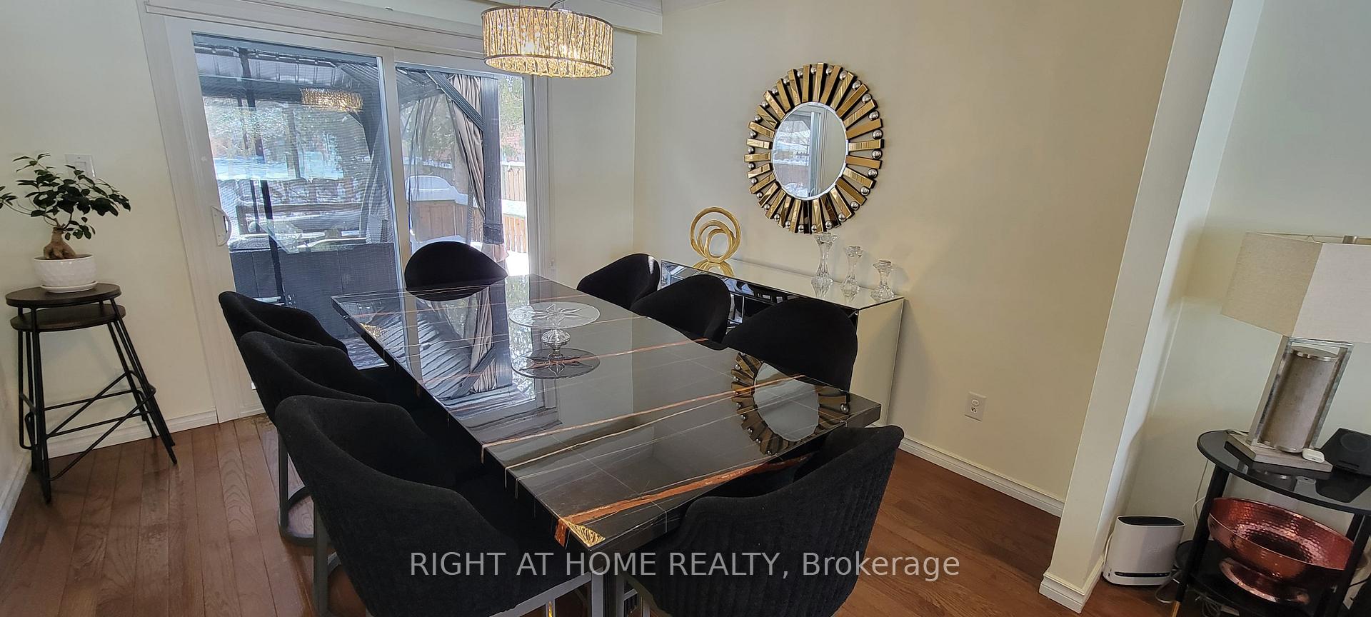 Photo 8 of 33 Royal Orchard Boulevard, Markham, Royal Orchard — HOMEH