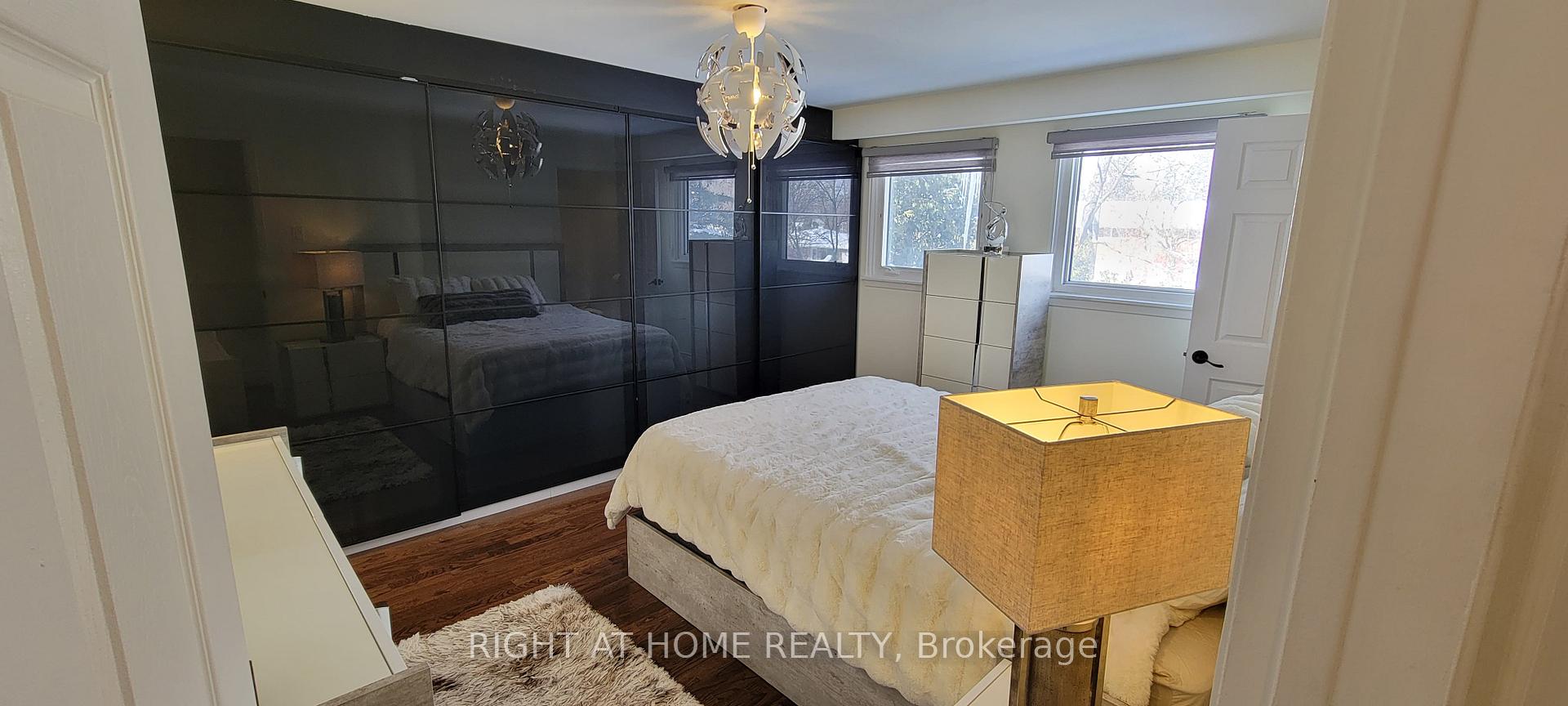 Photo 9 of 33 Royal Orchard Boulevard, Markham, Royal Orchard — HOMEH