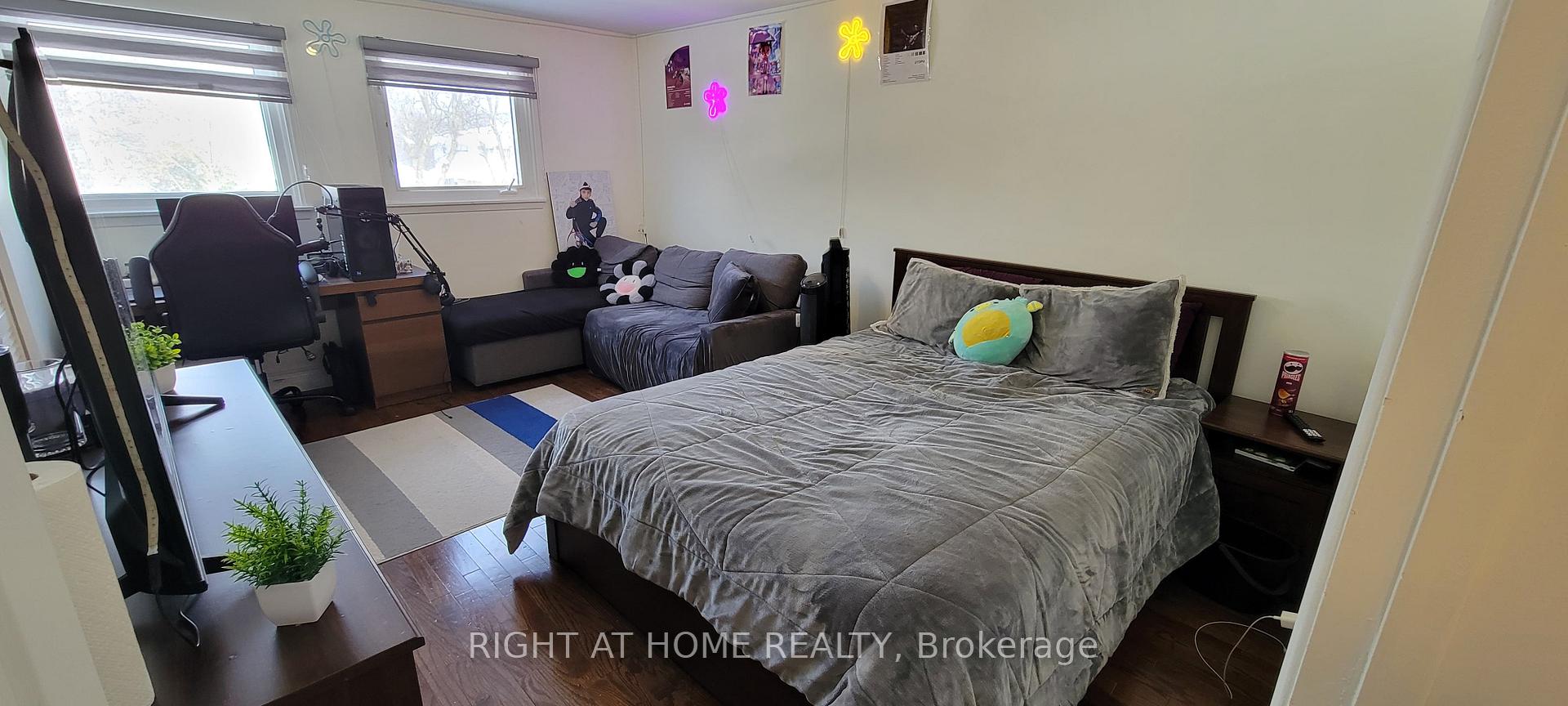 Photo 13 of 33 Royal Orchard Boulevard, Markham, Royal Orchard — HOMEH