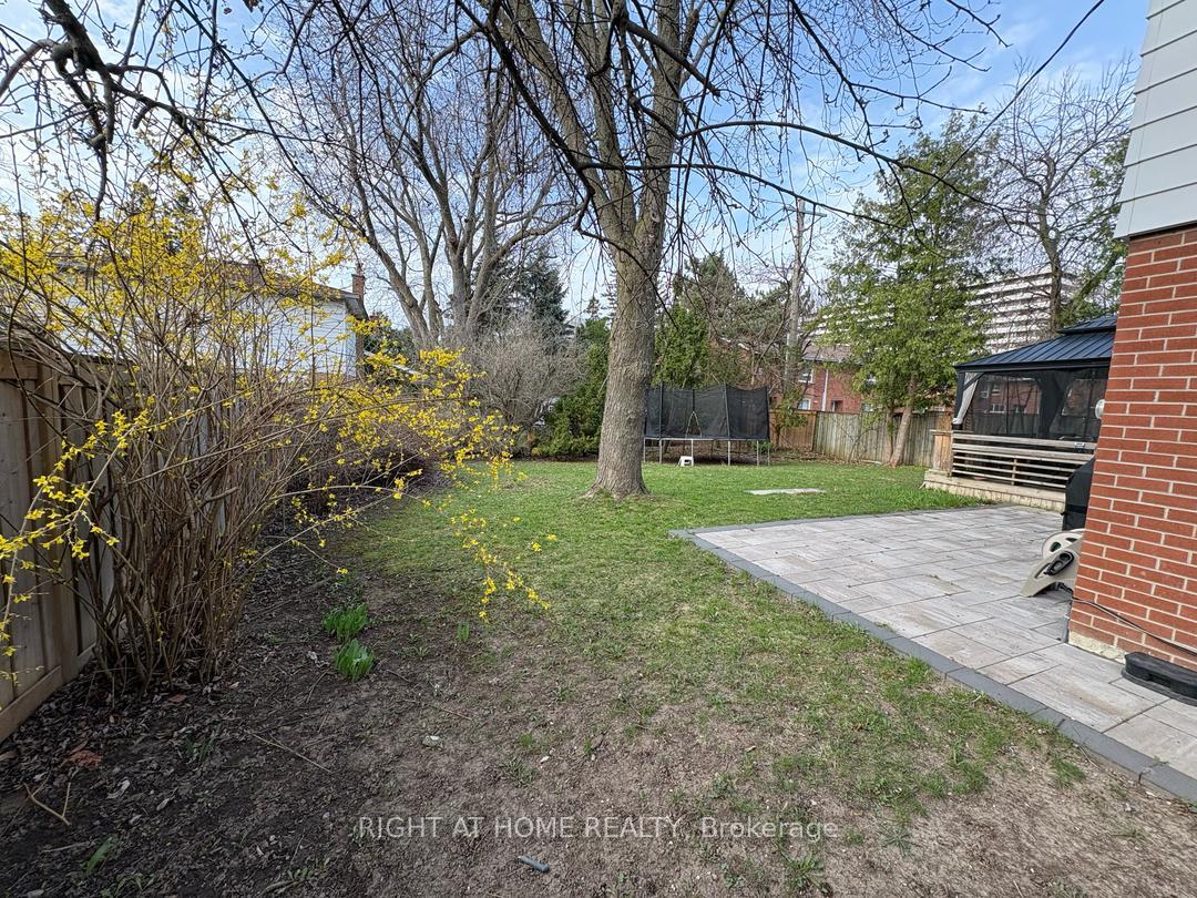 Photo 18 of 33 Royal Orchard Boulevard, Markham, Royal Orchard — HOMEH