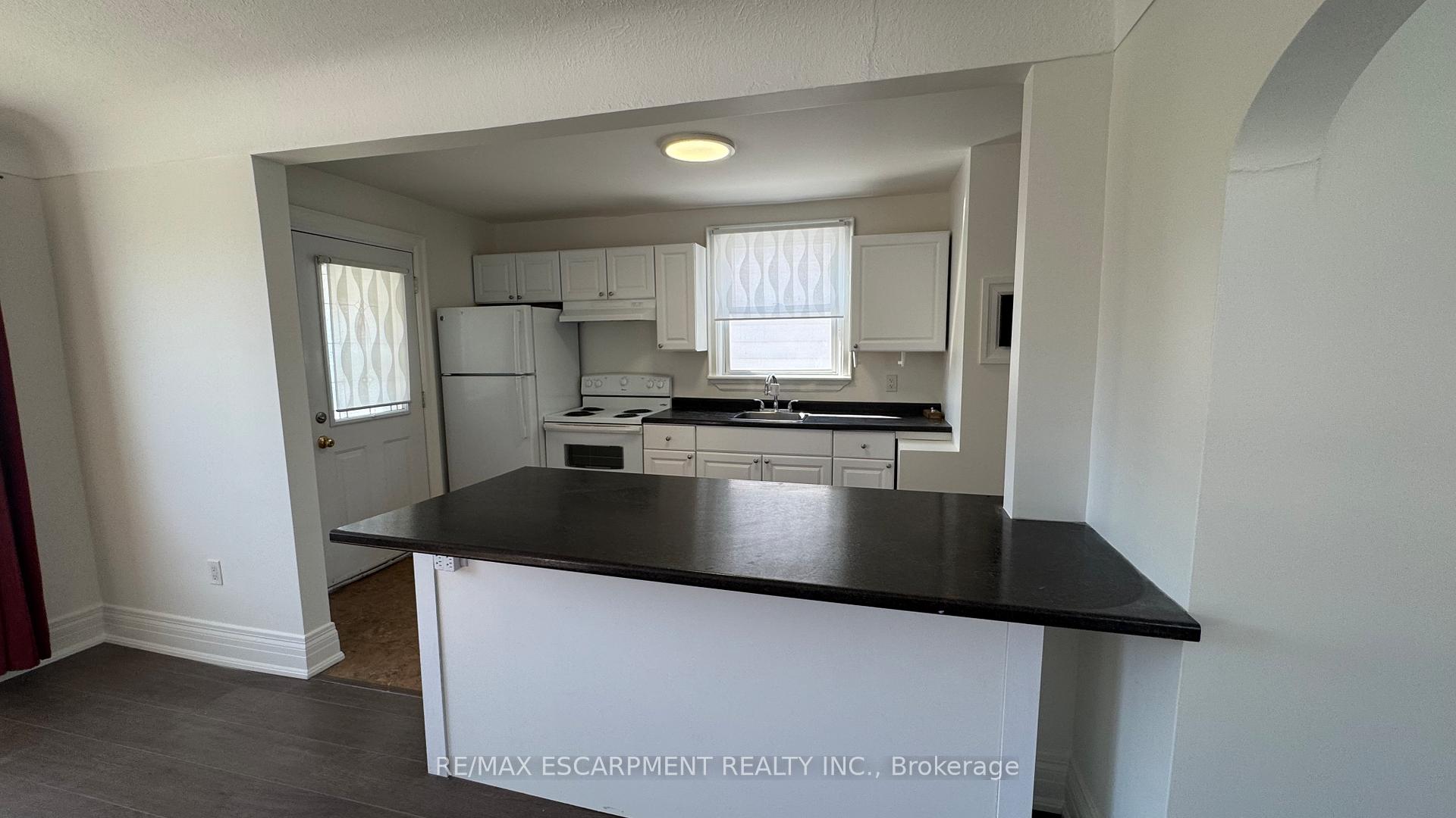 Photo 4 of 225 Tolton Avenue, Hamilton, Normanhurst — HOMEH