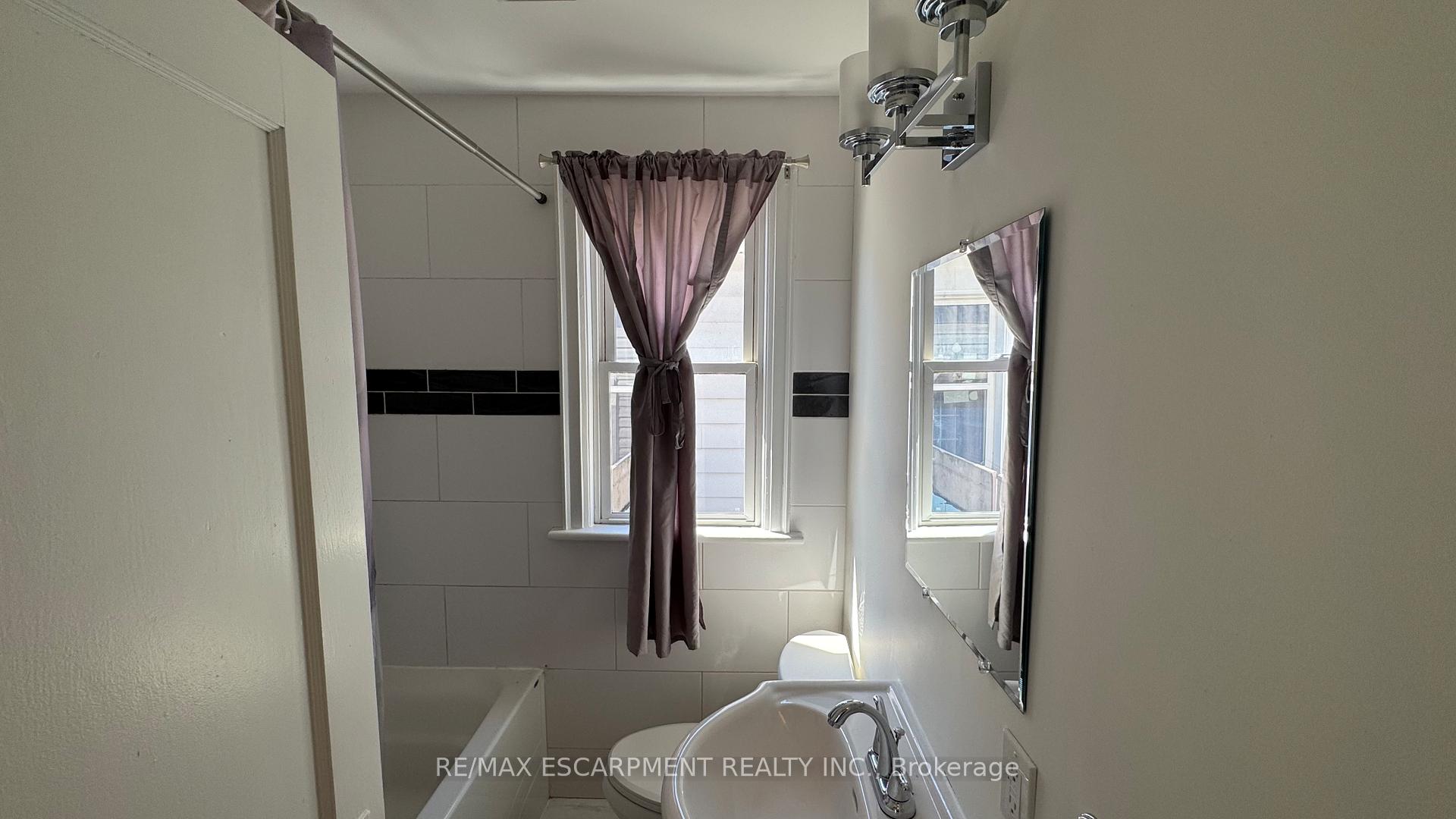 Photo 8 of 225 Tolton Avenue, Hamilton, Normanhurst — HOMEH