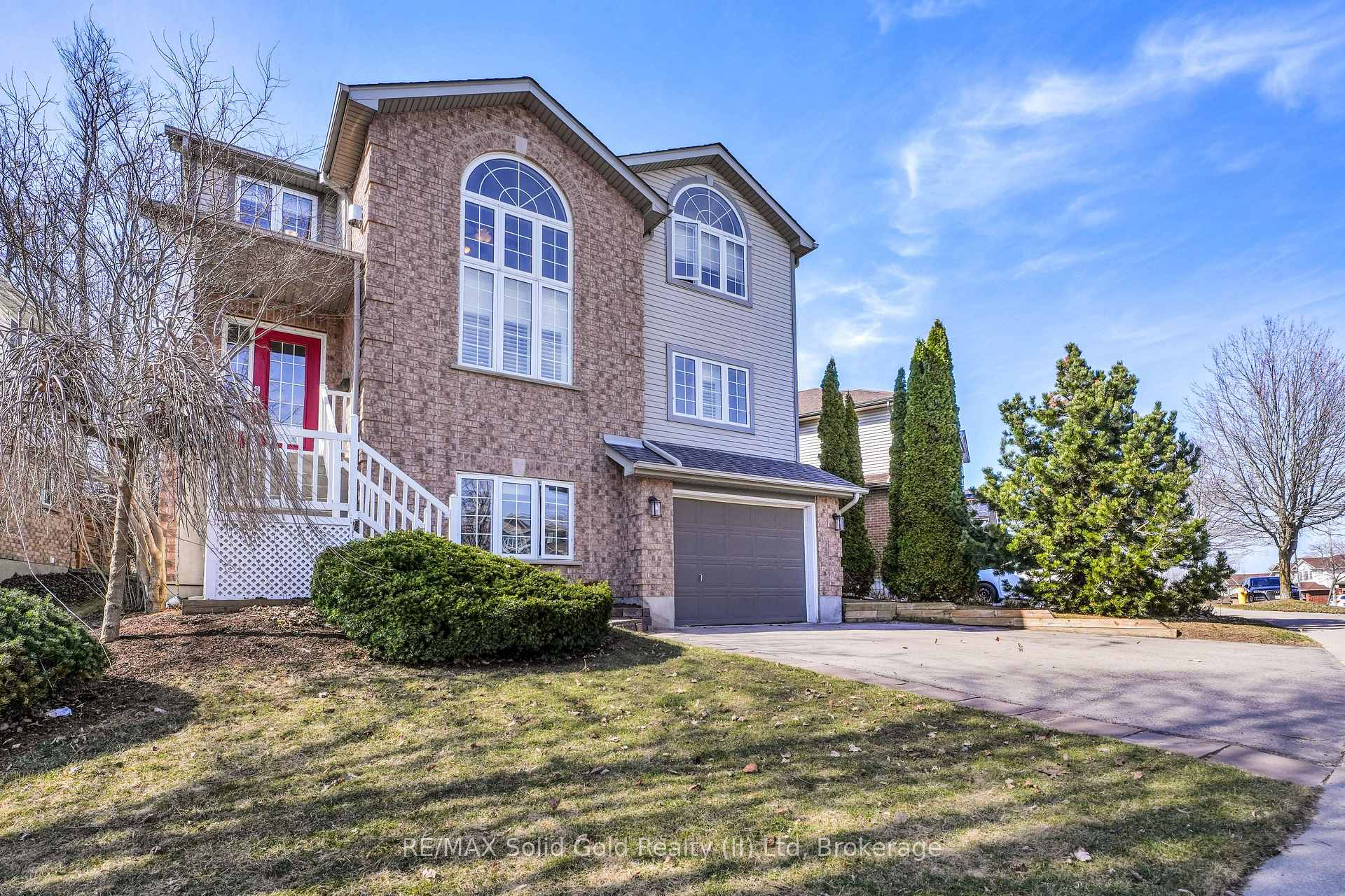 Photo 1 of 33 Stanmore Avenue, Kitchener — HOMEH