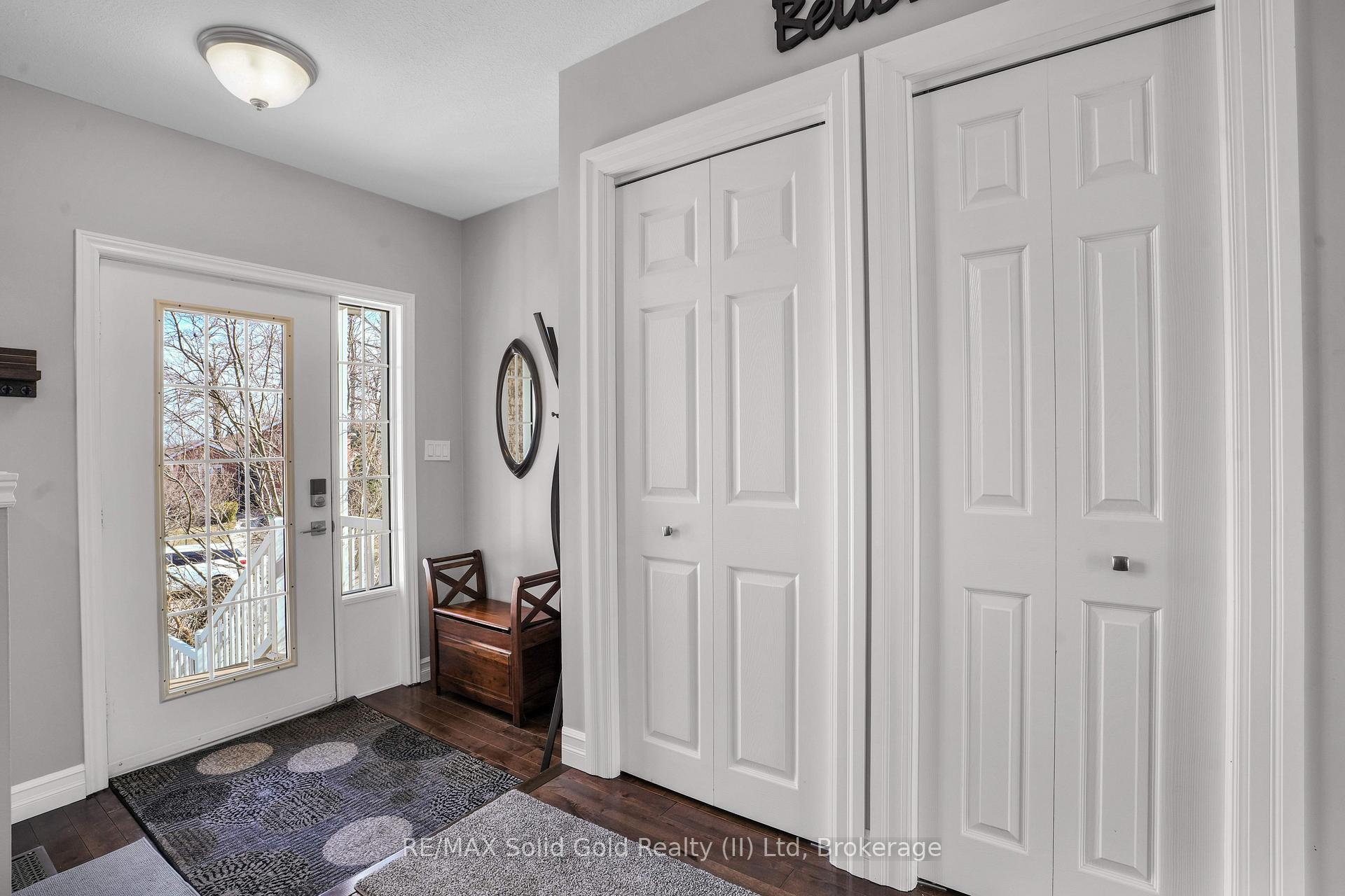 Photo 3 of 33 Stanmore Avenue, Kitchener — HOMEH