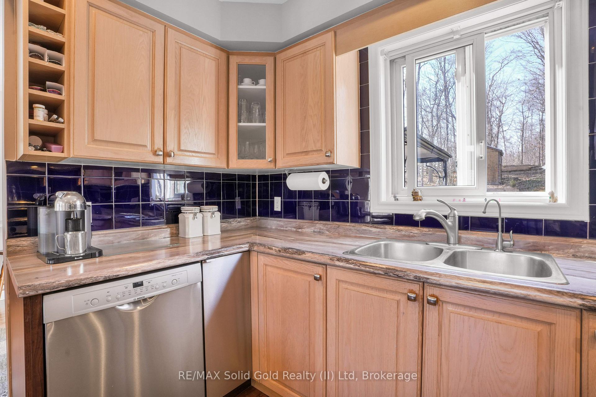Photo 9 of 33 Stanmore Avenue, Kitchener — HOMEH