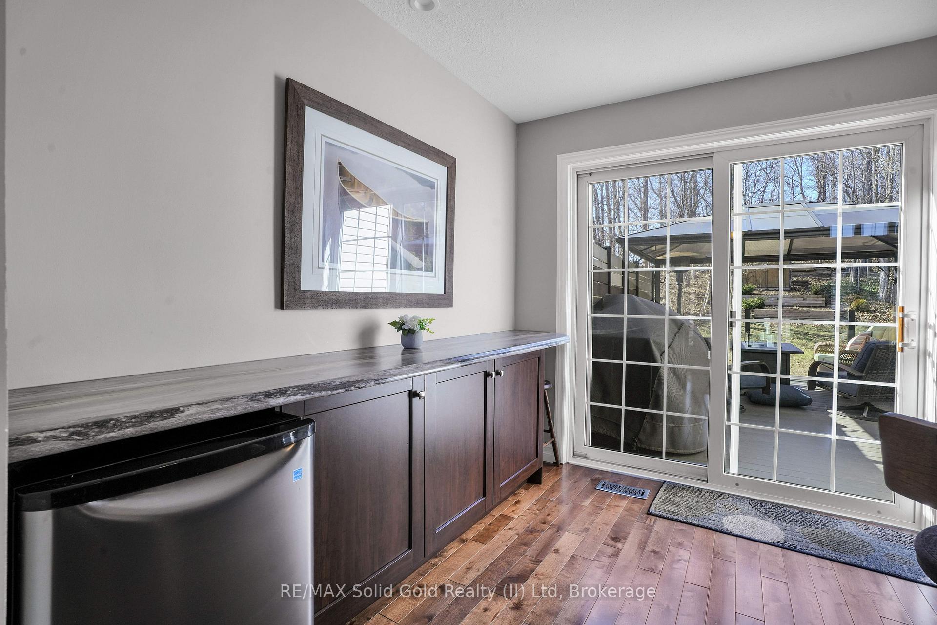 Photo 11 of 33 Stanmore Avenue, Kitchener — HOMEH