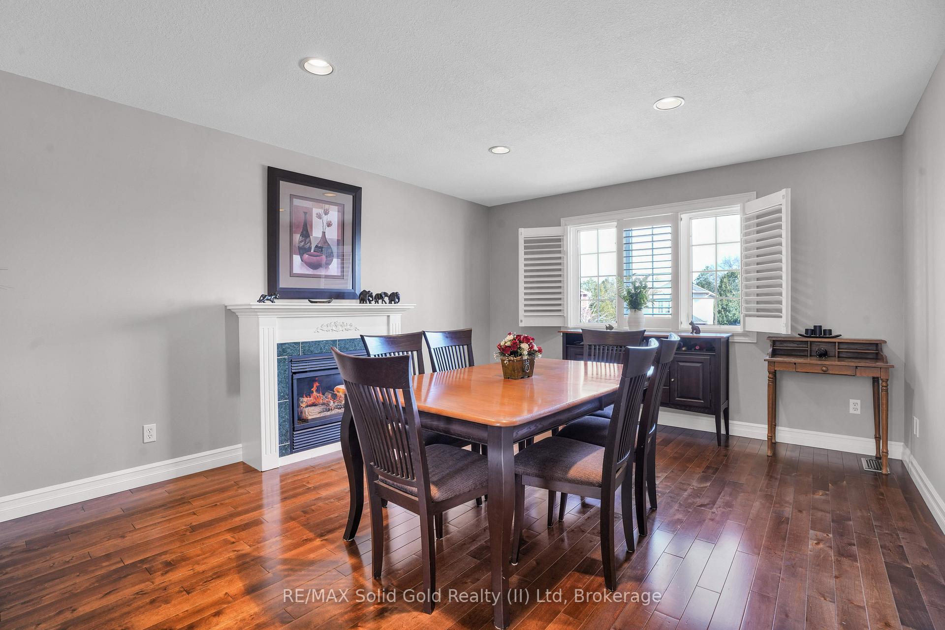 Photo 12 of 33 Stanmore Avenue, Kitchener — HOMEH