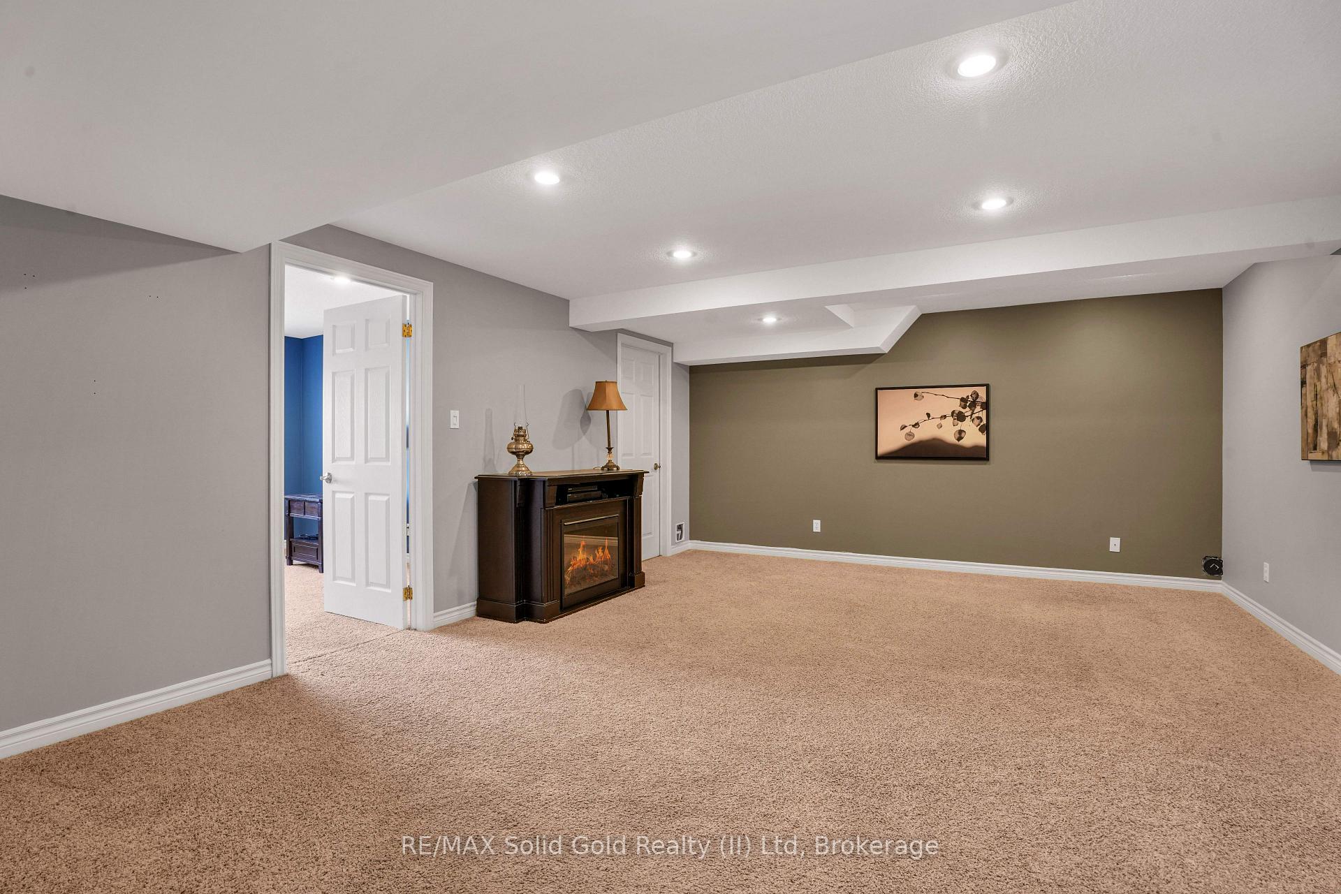 Photo 27 of 33 Stanmore Avenue, Kitchener — HOMEH