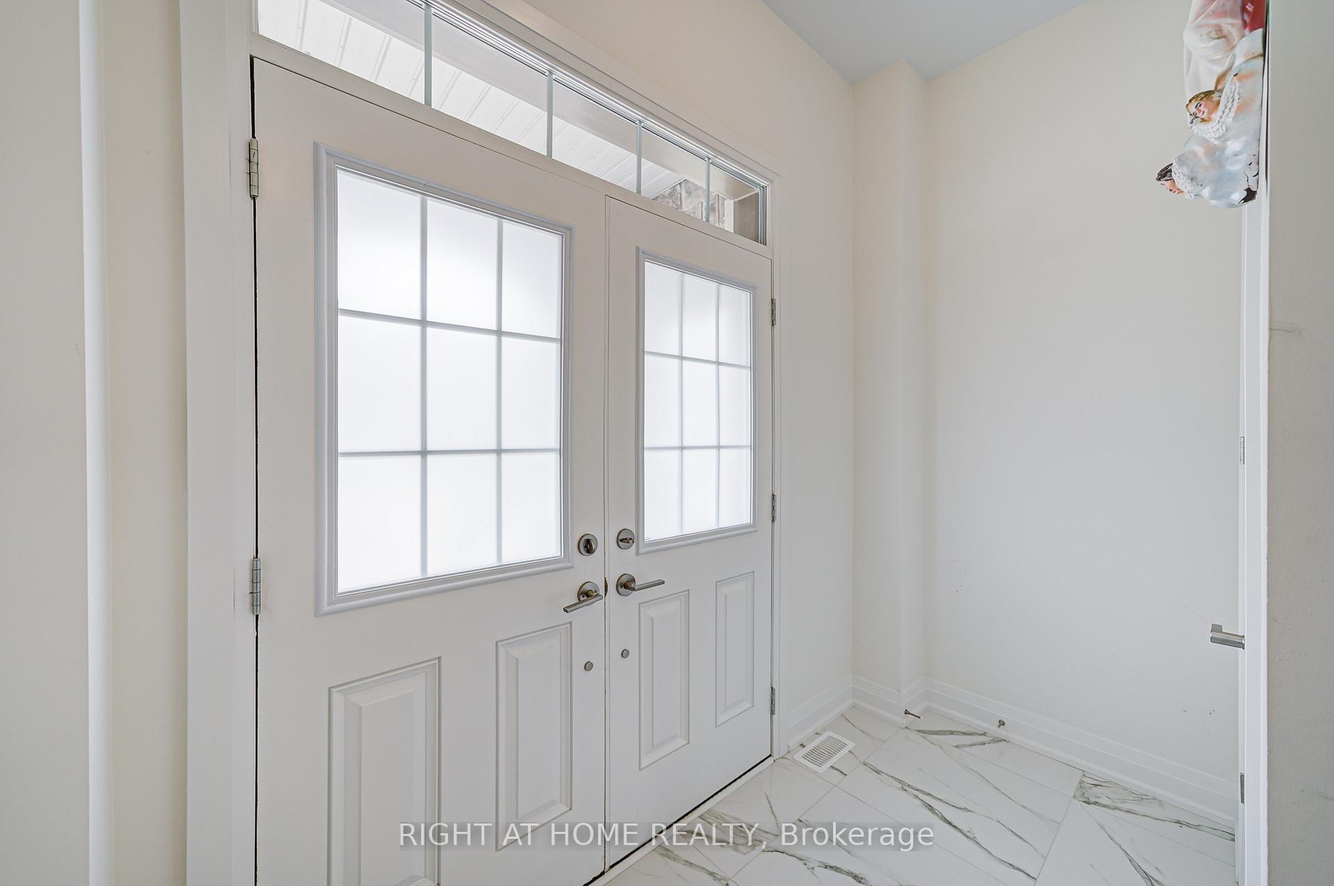 Photo 4 of 446 Thornborrow Court, Milton, Walker — HOMEH