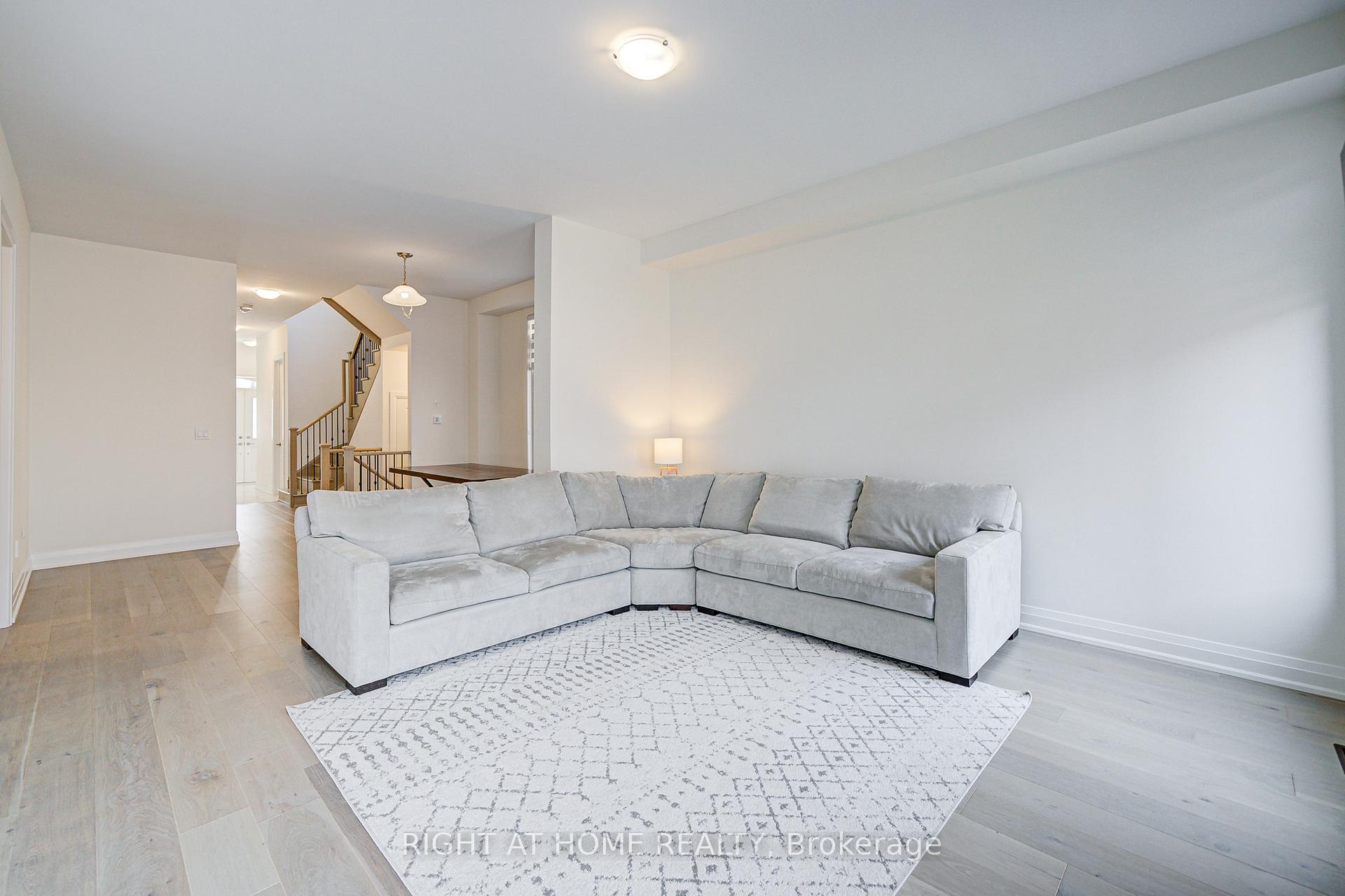 Photo 22 of 446 Thornborrow Court, Milton, Walker — HOMEH
