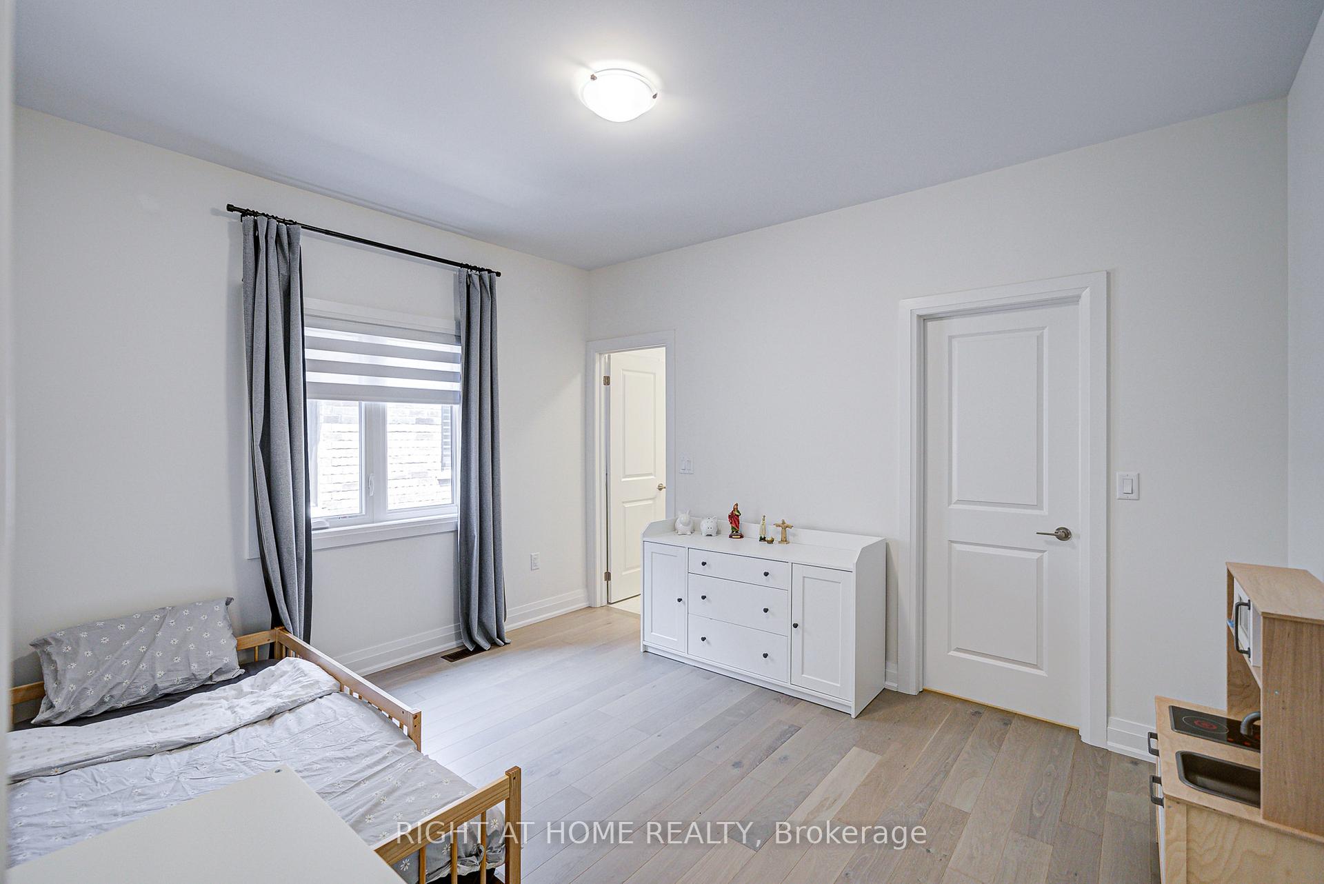 Photo 38 of 446 Thornborrow Court, Milton, Walker — HOMEH
