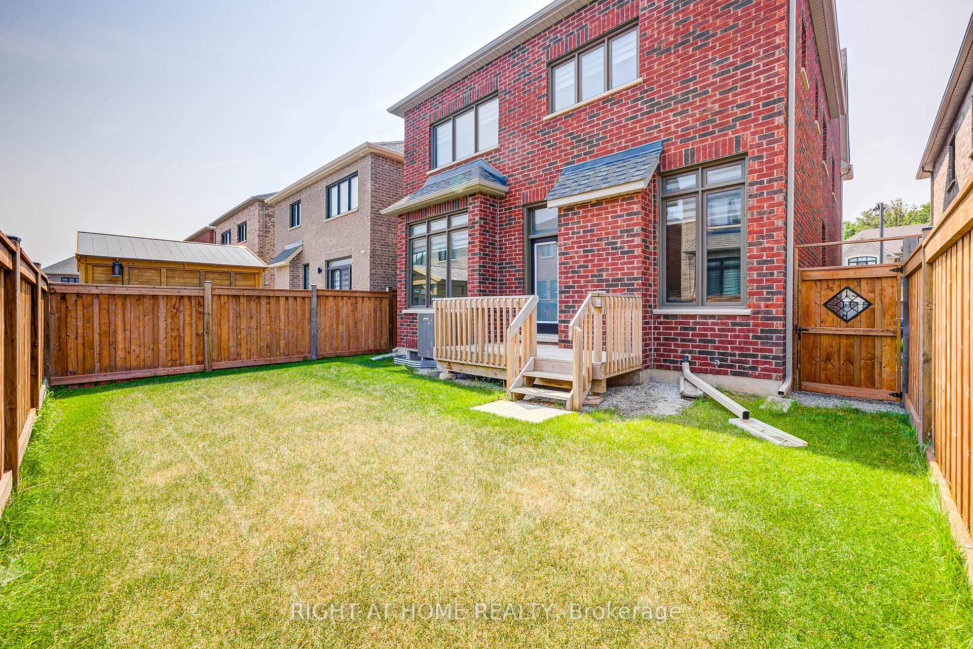 Photo 44 of 446 Thornborrow Court, Milton, Walker — HOMEH