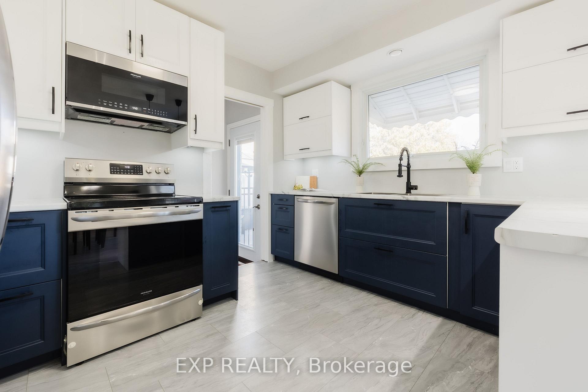 Photo 2 of 72 Montcalm Drive, Kitchener — HOMEH