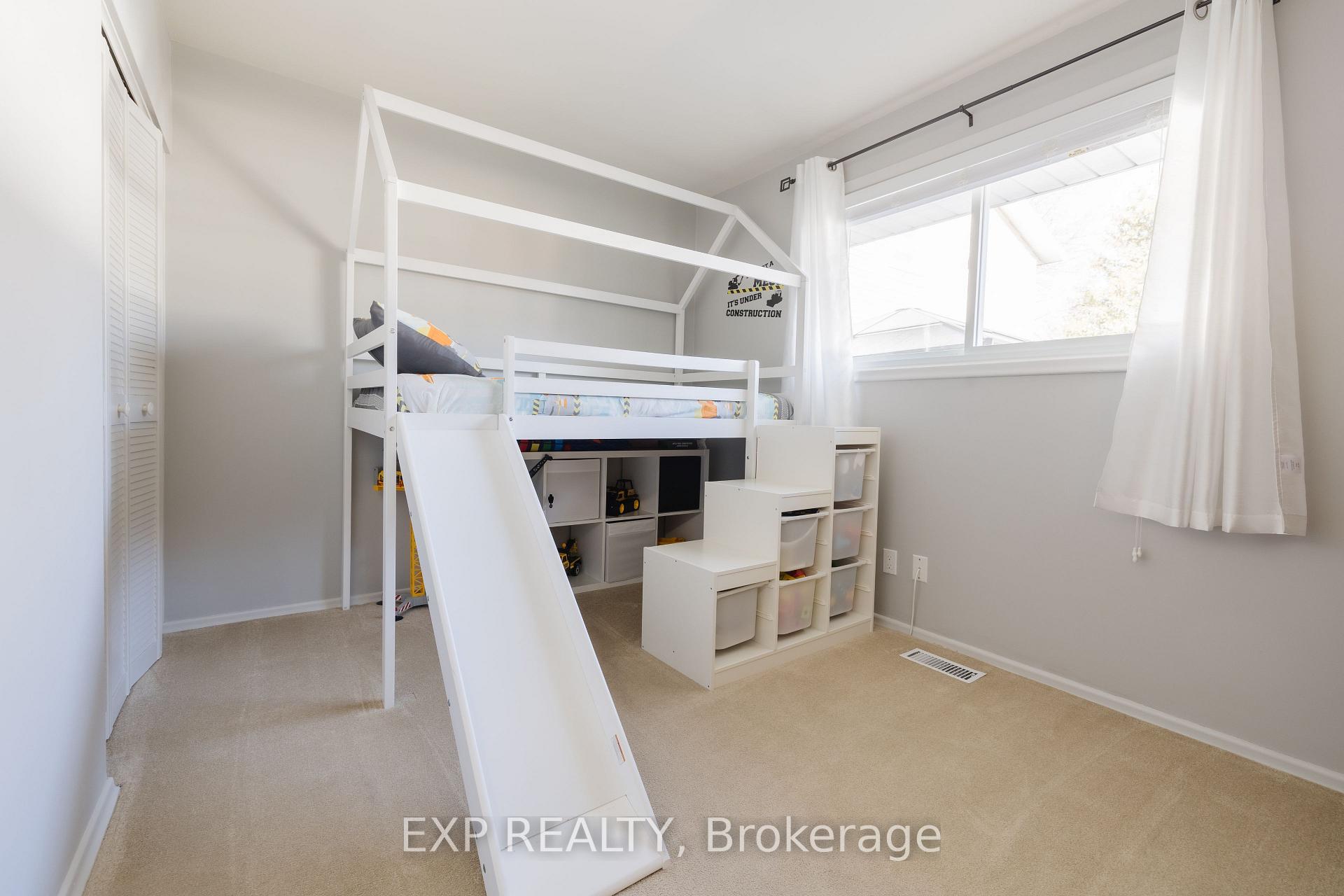 Photo 10 of 72 Montcalm Drive, Kitchener — HOMEH