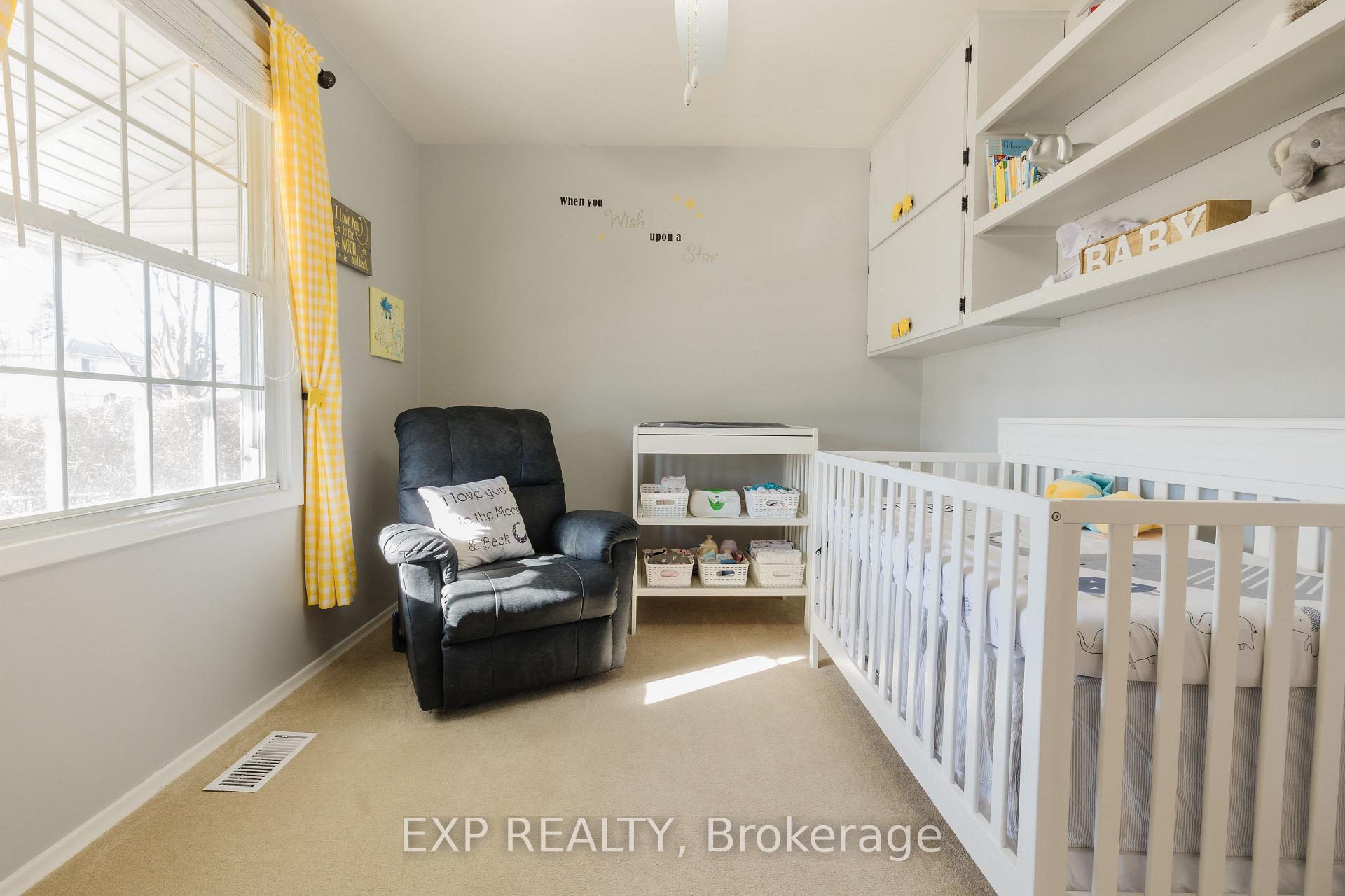 Photo 12 of 72 Montcalm Drive, Kitchener — HOMEH