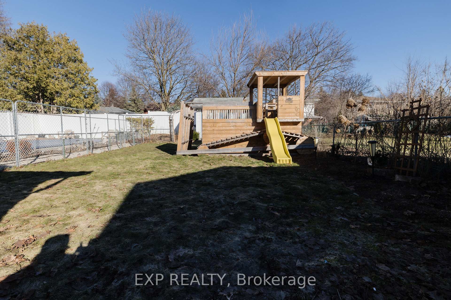 Photo 23 of 72 Montcalm Drive, Kitchener — HOMEH