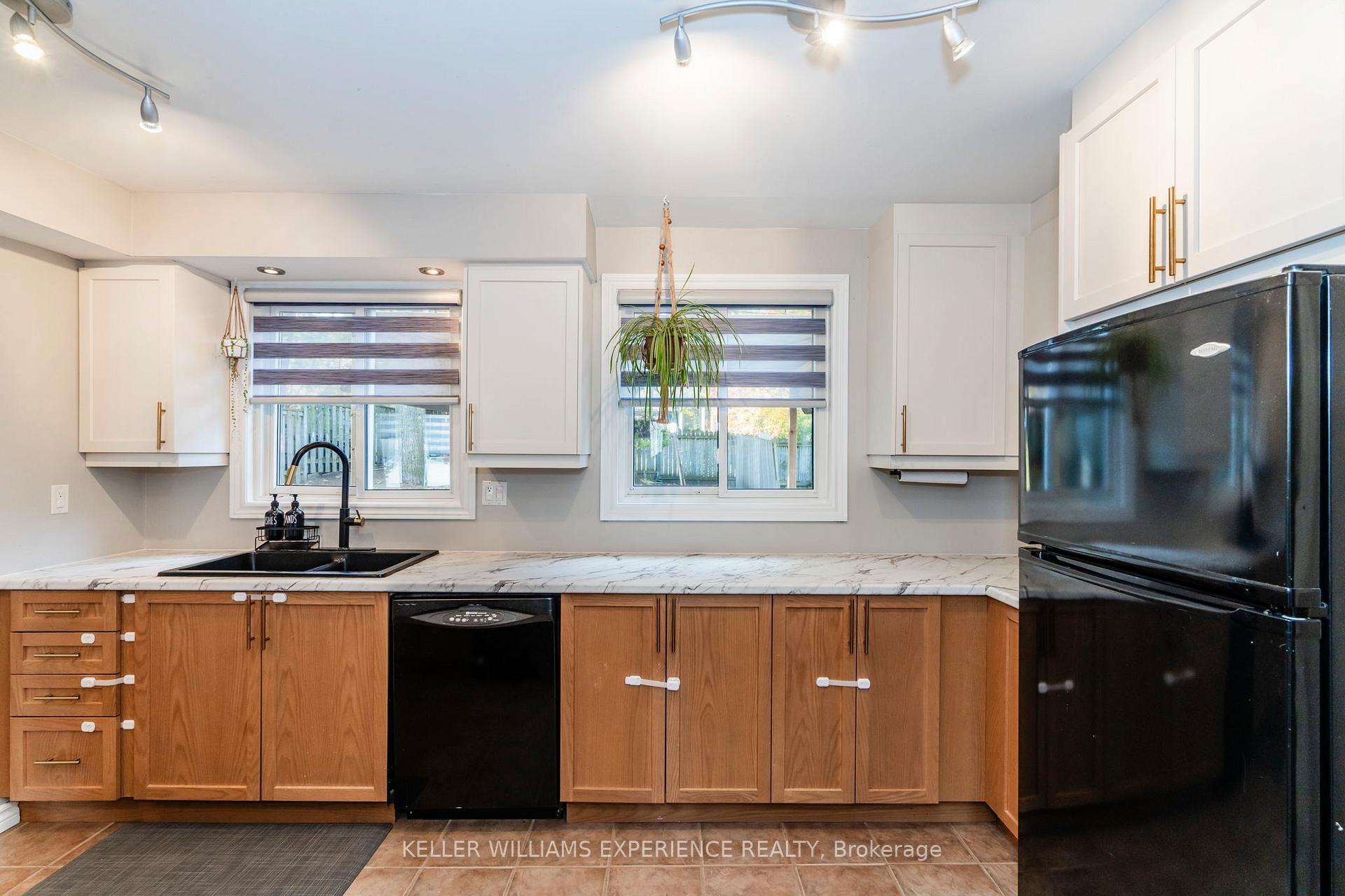 Photo 10 of 80 Woodland Drive, Midland — HOMEH