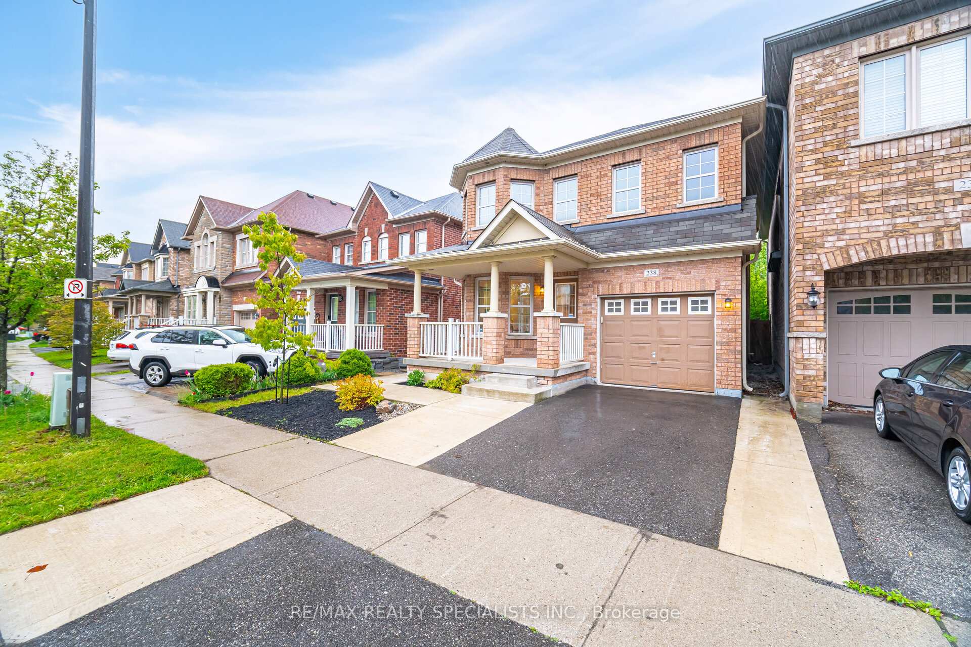 Photo 3 of 238 Giddings Crescent, Milton, Scott — HOMEH