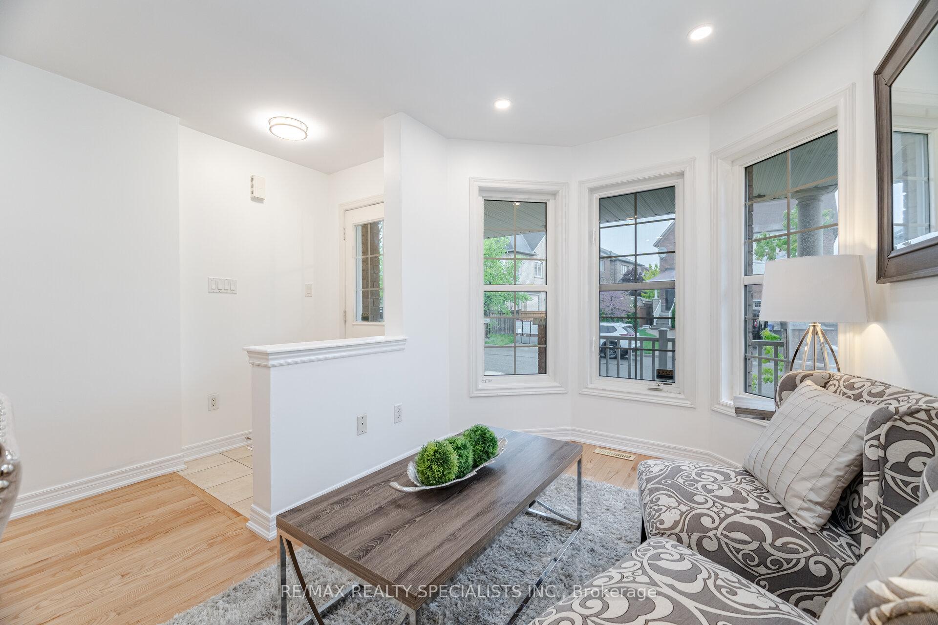 Photo 8 of 238 Giddings Crescent, Milton, Scott — HOMEH